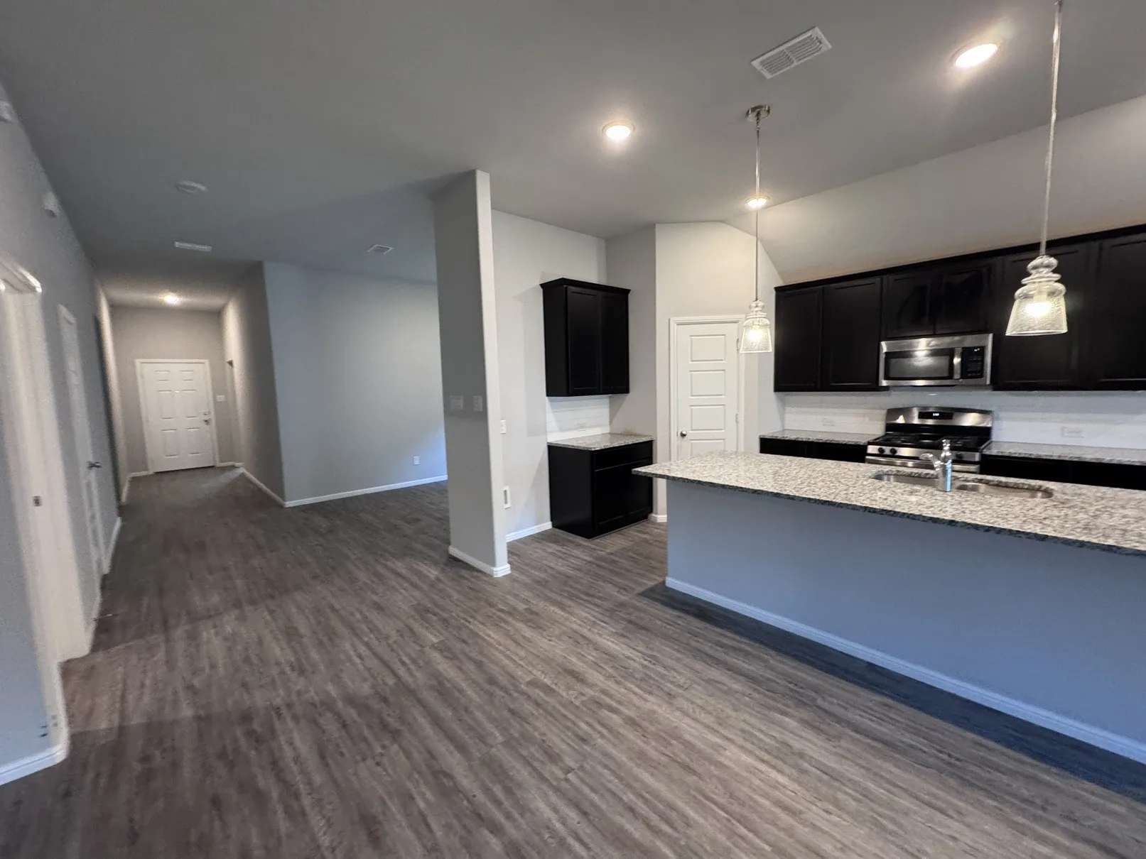 Single Family Residence For Sale in Johnson County , 1323 Rosler Street, Mansfield, Texas 76063, 4 Bedroom, 3 Bathroom, 2 Garage spaces, 2,134 Sqft, built in 2022, mls#21337963, Real Estate Agent in Mansfield, Homes For Sale in Johnson county, Homes For Sale in Mansfield, Realtor in Mansfield Texas, Real Estate Brokerage Independent Realty Texas, Luminita Cordes Realtor