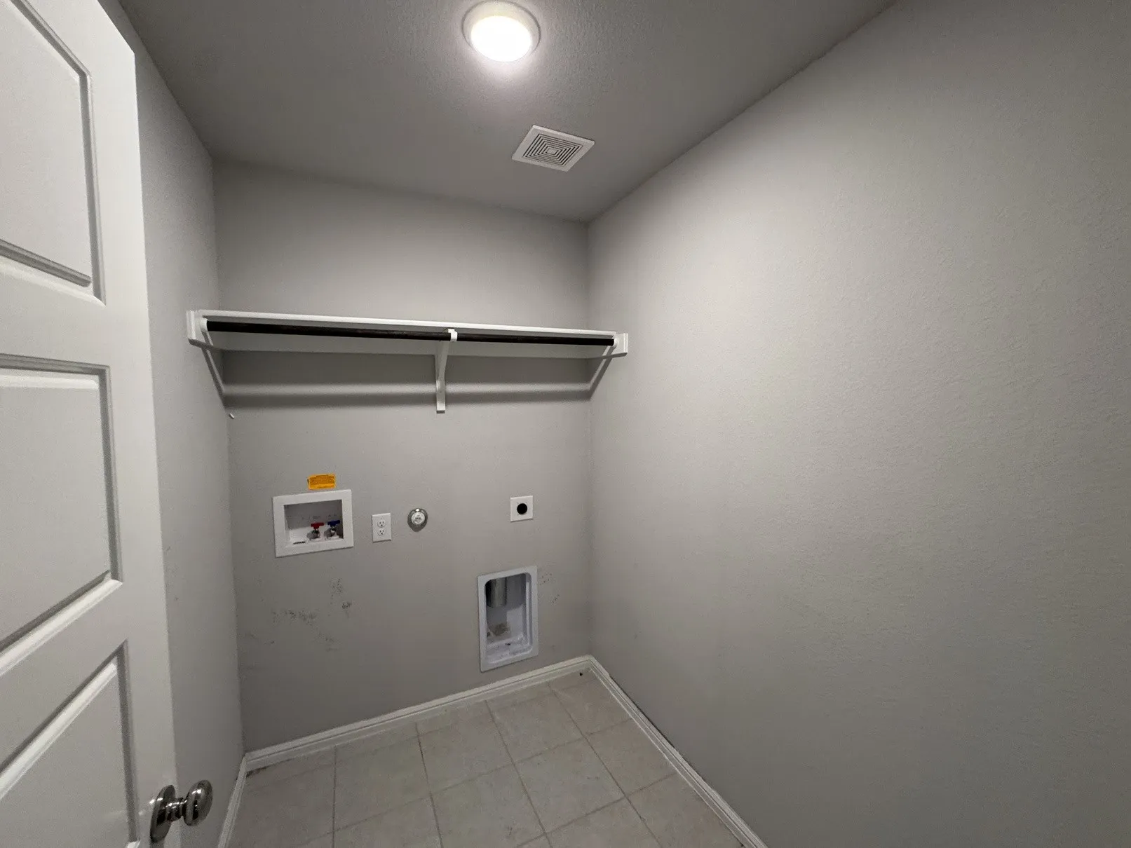 Single Family Residence For Sale in Johnson County , 1323 Rosler Street, Mansfield, Texas 76063, 4 Bedroom, 3 Bathroom, 2 Garage spaces, 2,134 Sqft, built in 2022, mls#21337963, Real Estate Agent in Mansfield, Homes For Sale in Johnson county, Homes For Sale in Mansfield, Realtor in Mansfield Texas, Real Estate Brokerage Independent Realty Texas, Luminita Cordes Realtor