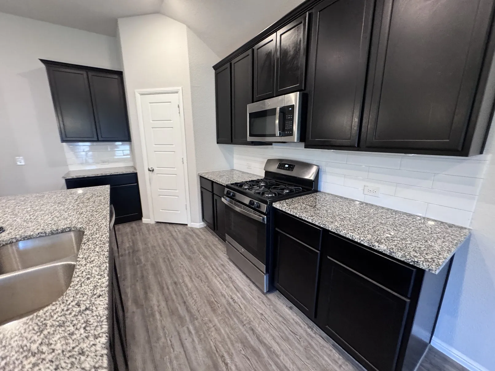 Single Family Residence For Sale in Johnson County , 1323 Rosler Street, Mansfield, Texas 76063, 4 Bedroom, 3 Bathroom, 2 Garage spaces, 2,134 Sqft, built in 2022, mls#21337963, Real Estate Agent in Mansfield, Homes For Sale in Johnson county, Homes For Sale in Mansfield, Realtor in Mansfield Texas, Real Estate Brokerage Independent Realty Texas, Luminita Cordes Realtor