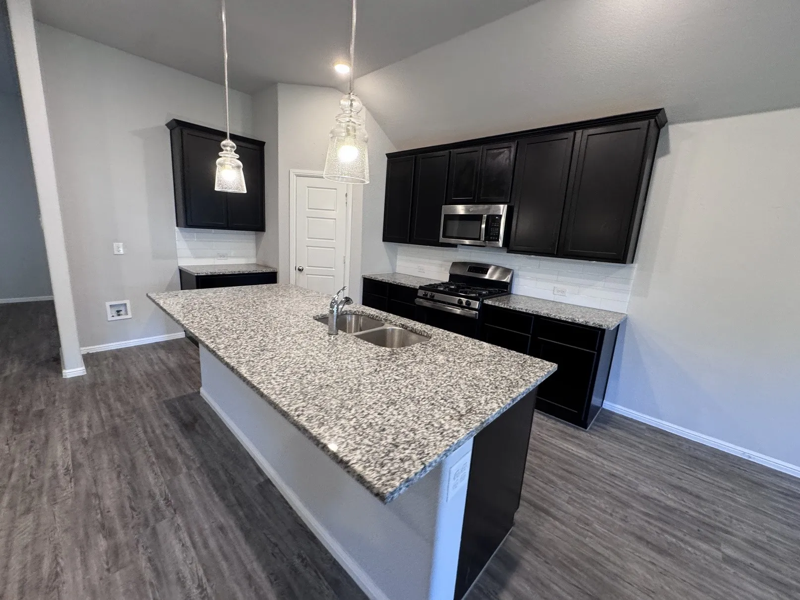 Single Family Residence For Sale in Johnson County , 1323 Rosler Street, Mansfield, Texas 76063, 4 Bedroom, 3 Bathroom, 2 Garage spaces, 2,134 Sqft, built in 2022, mls#21337963, Real Estate Agent in Mansfield, Homes For Sale in Johnson county, Homes For Sale in Mansfield, Realtor in Mansfield Texas, Real Estate Brokerage Independent Realty Texas, Luminita Cordes Realtor