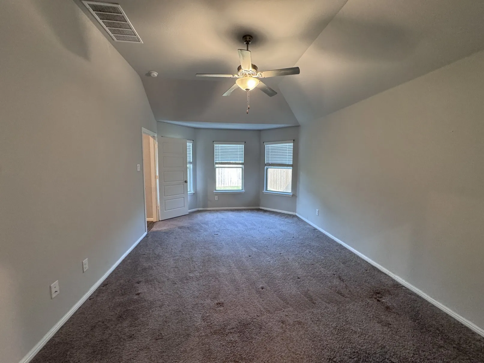 Single Family Residence For Sale in Johnson County , 1323 Rosler Street, Mansfield, Texas 76063, 4 Bedroom, 3 Bathroom, 2 Garage spaces, 2,134 Sqft, built in 2022, mls#21337963, Real Estate Agent in Mansfield, Homes For Sale in Johnson county, Homes For Sale in Mansfield, Realtor in Mansfield Texas, Real Estate Brokerage Independent Realty Texas, Luminita Cordes Realtor