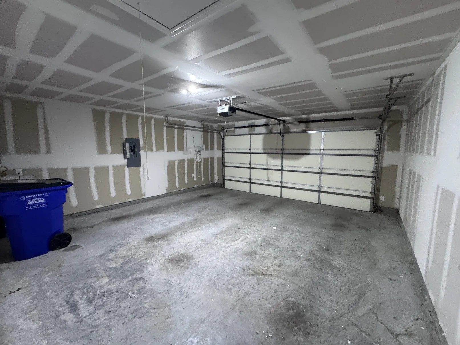 Single Family Residence For Sale in Johnson County , 1323 Rosler Street, Mansfield, Texas 76063, 4 Bedroom, 3 Bathroom, 2 Garage spaces, 2,134 Sqft, built in 2022, mls#21337963, Real Estate Agent in Mansfield, Homes For Sale in Johnson county, Homes For Sale in Mansfield, Realtor in Mansfield Texas, Real Estate Brokerage Independent Realty Texas, Luminita Cordes Realtor