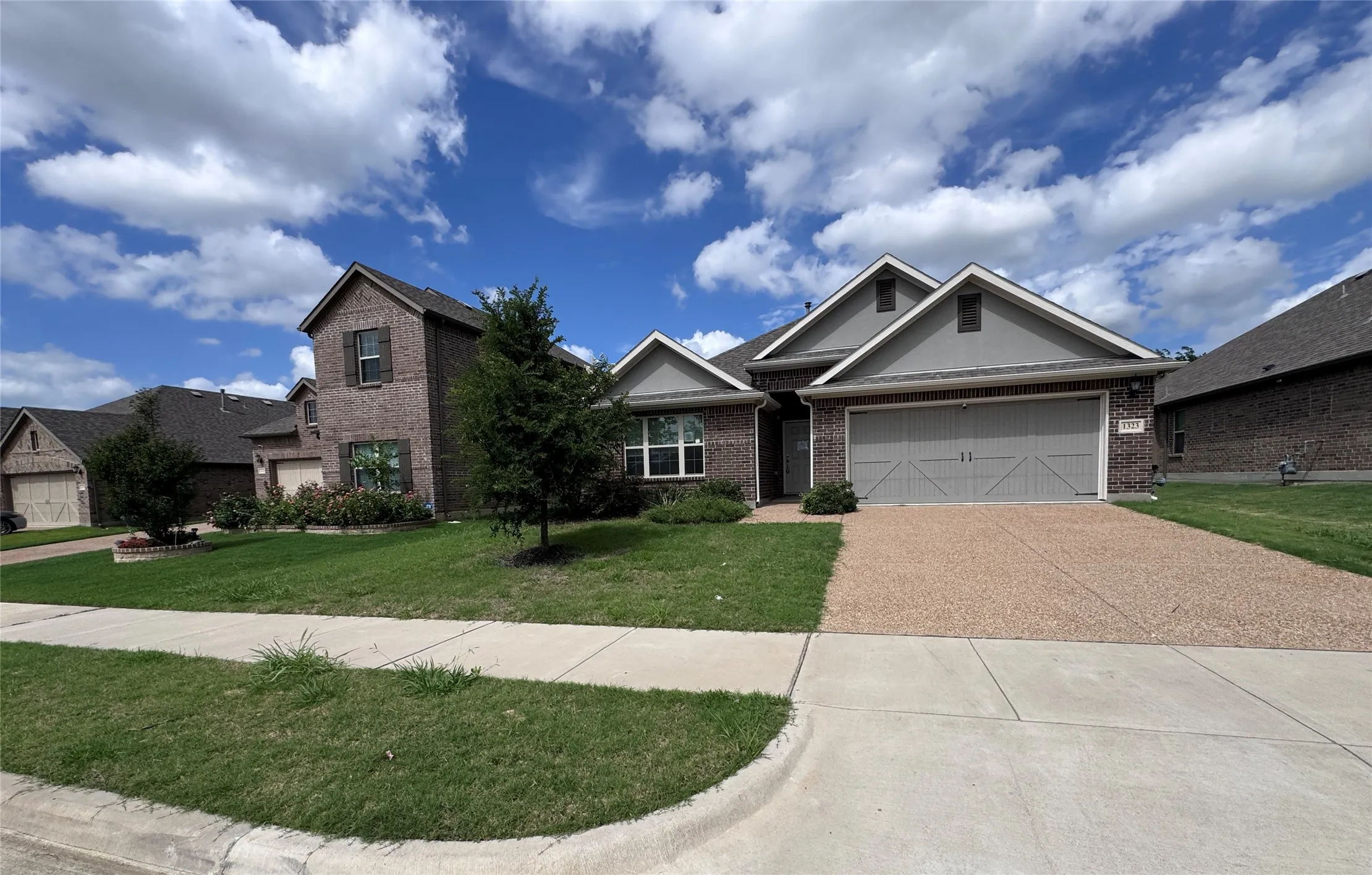 Single Family Residence For Sale in Johnson County , 1323 Rosler Street, Mansfield, Texas 76063, 4 Bedroom, 3 Bathroom, 2 Garage spaces, 2,134 Sqft, built in 2022, mls#21337963, Real Estate Agent in Mansfield, Homes For Sale in Johnson county, Homes For Sale in Mansfield, Realtor in Mansfield Texas, Real Estate Brokerage Independent Realty Texas, Luminita Cordes Realtor