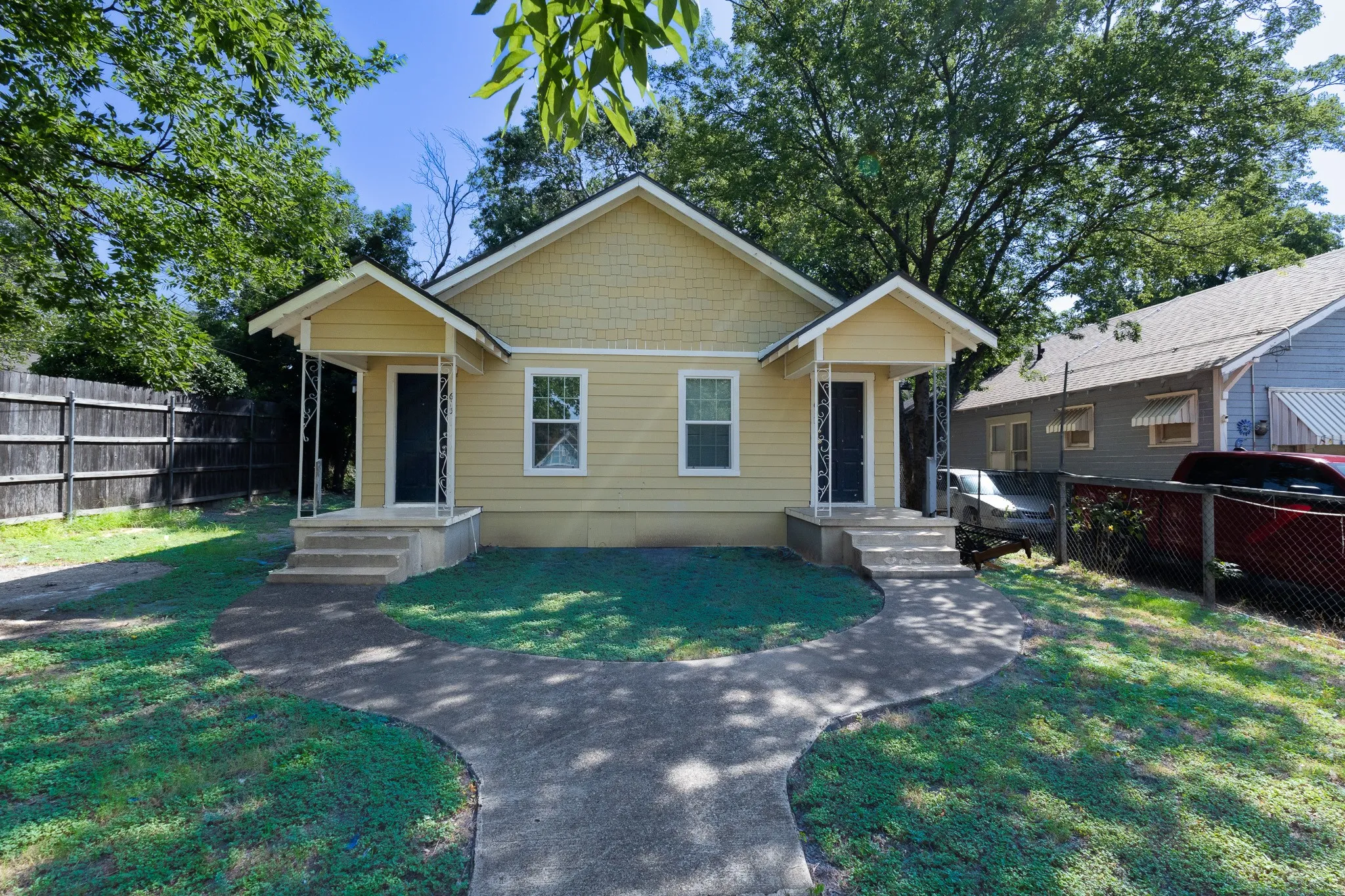 Duplex For Rent in Mc Lennan County , 613 N 23rd Street 15, Waco, Texas 76707, 2 Bedroom, 1 Bathroom, Garage spaces, 900 Sqft, built in 1936, mls#21337997, Real Estate Agent in Waco, Homes For Rent in Mc Lennan county, Homes For Rent in Waco, Realtor in Waco Texas, Real Estate Brokerage Independent Realty Texas, Luminita Cordes Realtor