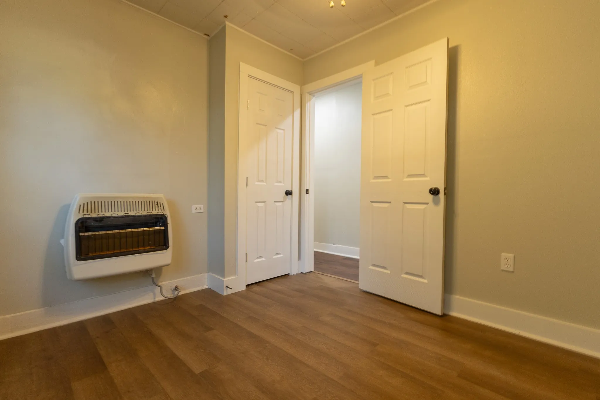 Duplex For Rent in Mc Lennan County , 613 N 23rd Street 15, Waco, Texas 76707, 2 Bedroom, 1 Bathroom, Garage spaces, 900 Sqft, built in 1936, mls#21337997, Real Estate Agent in Waco, Homes For Rent in Mc Lennan county, Homes For Rent in Waco, Realtor in Waco Texas, Real Estate Brokerage Independent Realty Texas, Luminita Cordes Realtor