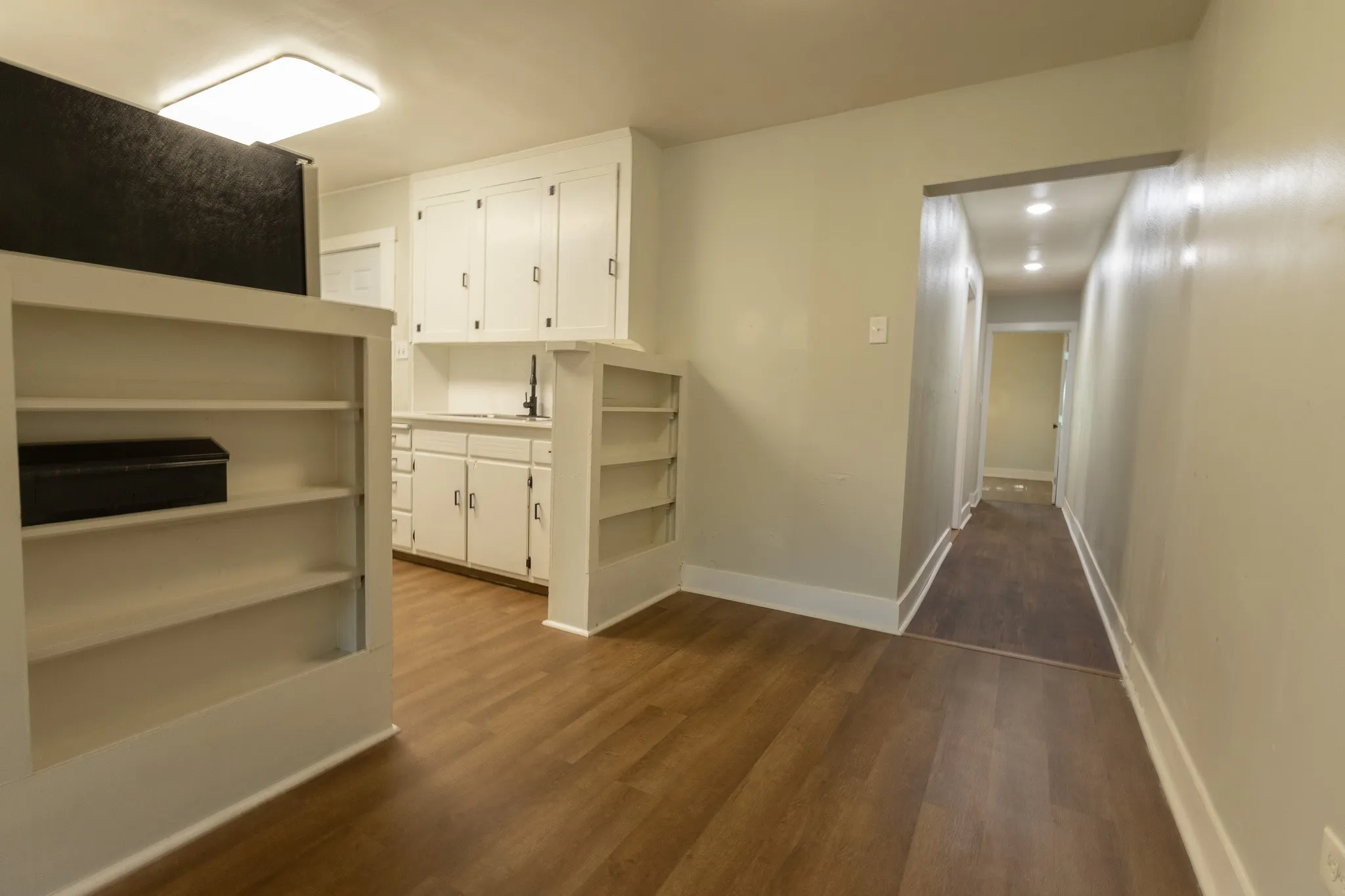 Duplex For Rent in Mc Lennan County , 613 N 23rd Street 15, Waco, Texas 76707, 2 Bedroom, 1 Bathroom, Garage spaces, 900 Sqft, built in 1936, mls#21337997, Real Estate Agent in Waco, Homes For Rent in Mc Lennan county, Homes For Rent in Waco, Realtor in Waco Texas, Real Estate Brokerage Independent Realty Texas, Luminita Cordes Realtor