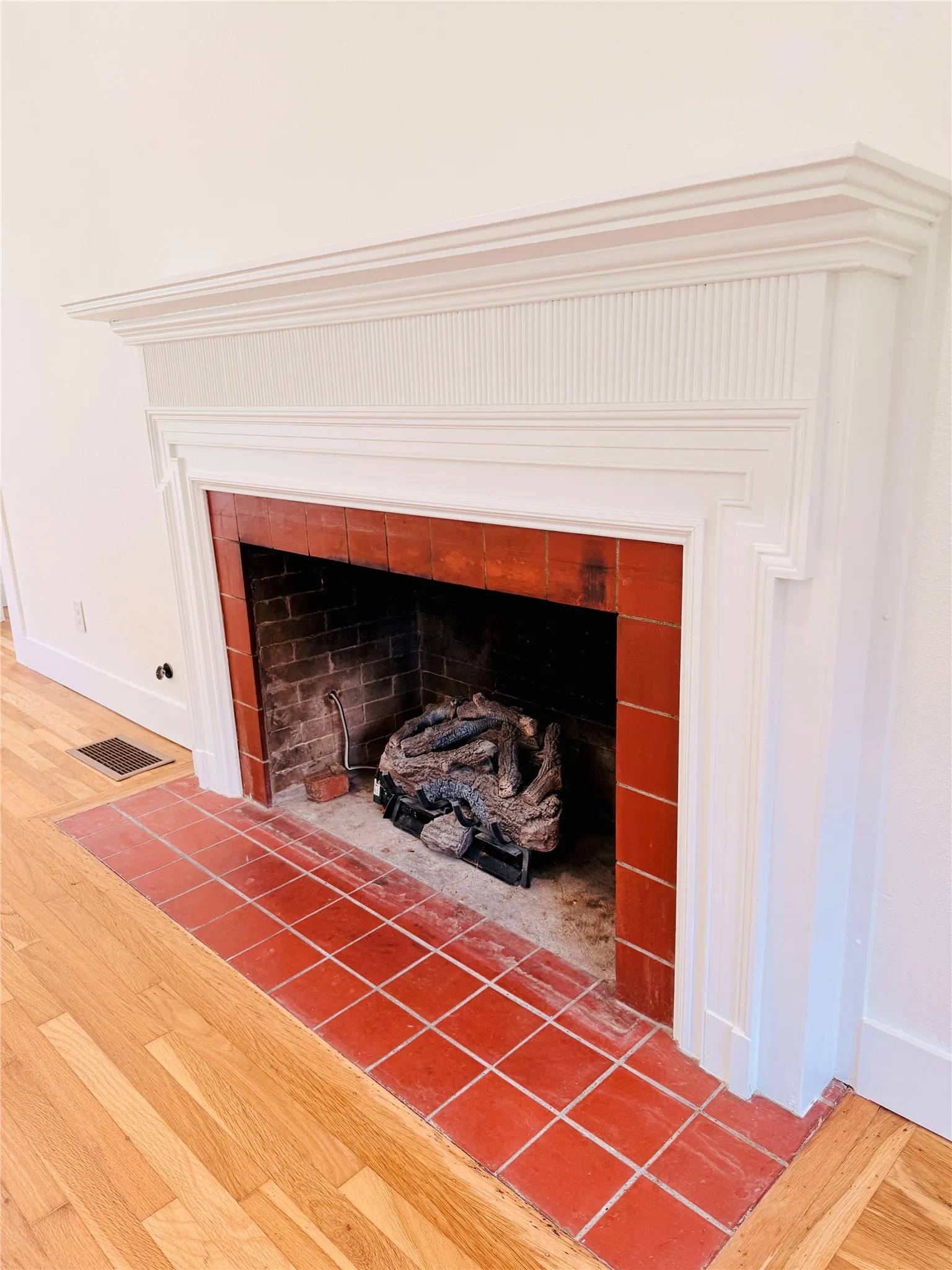 Gas burning fireplace in living room