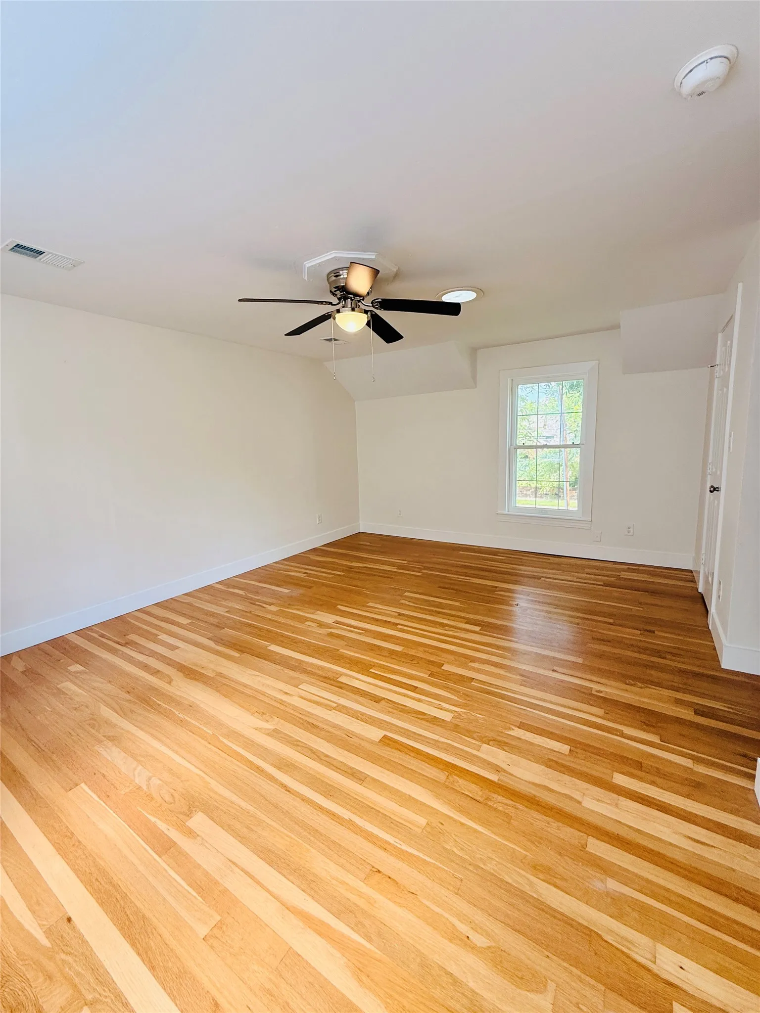Single Family Residence For Sale in Hunt County , 2025 Walworth Street, Greenville, Texas 75401, 4 Bedroom, 4 Bathroom, 2 Garage spaces, 3,559 Sqft, built in 1920, mls#21332602, Real Estate Agent in Greenville, Homes For Sale in Hunt county, Homes For Sale in Greenville, Realtor in Greenville Texas, Real Estate Brokerage Independent Realty Texas, Luminita Cordes Realtor
