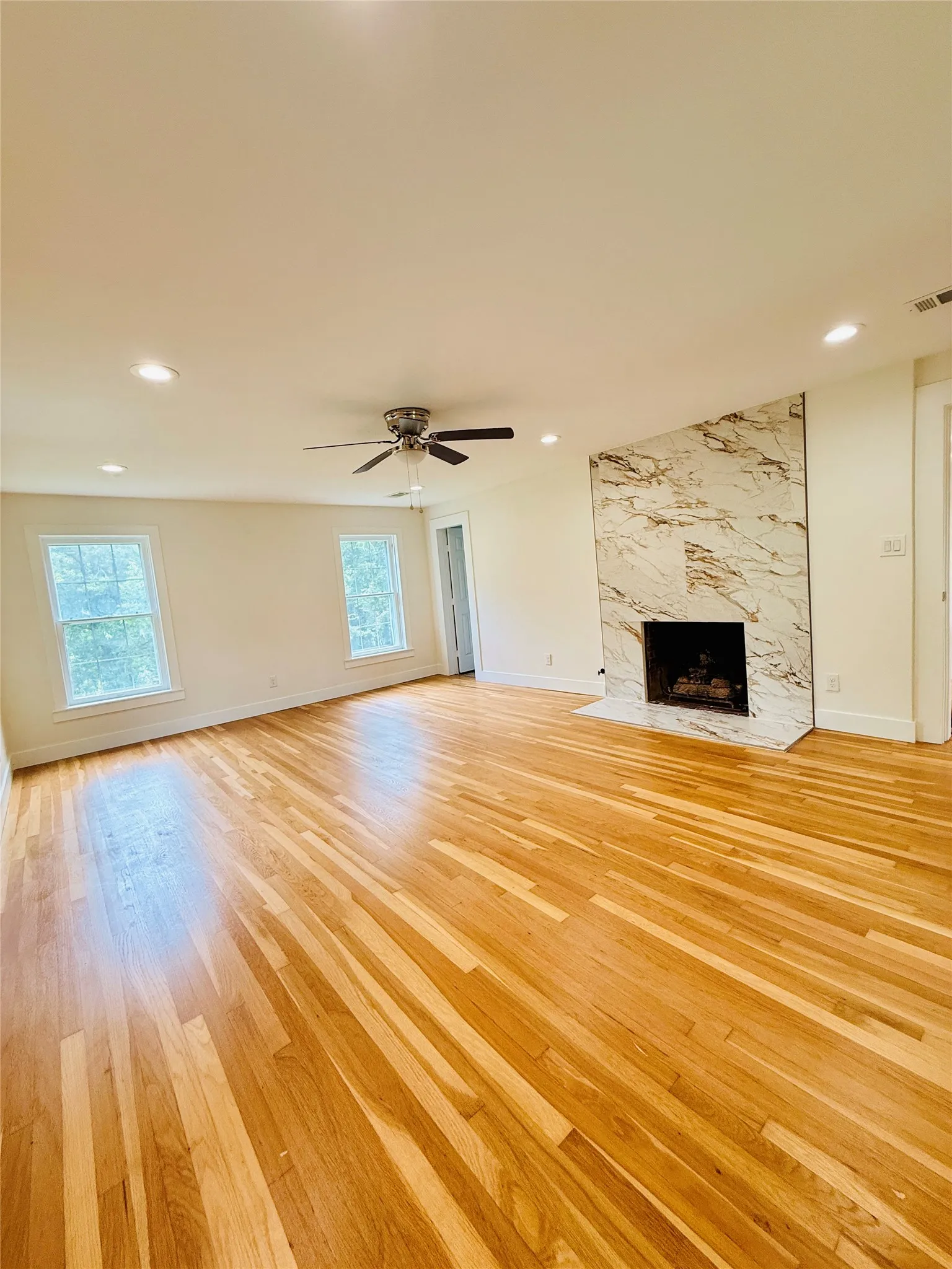 Upstairs primary bedroom