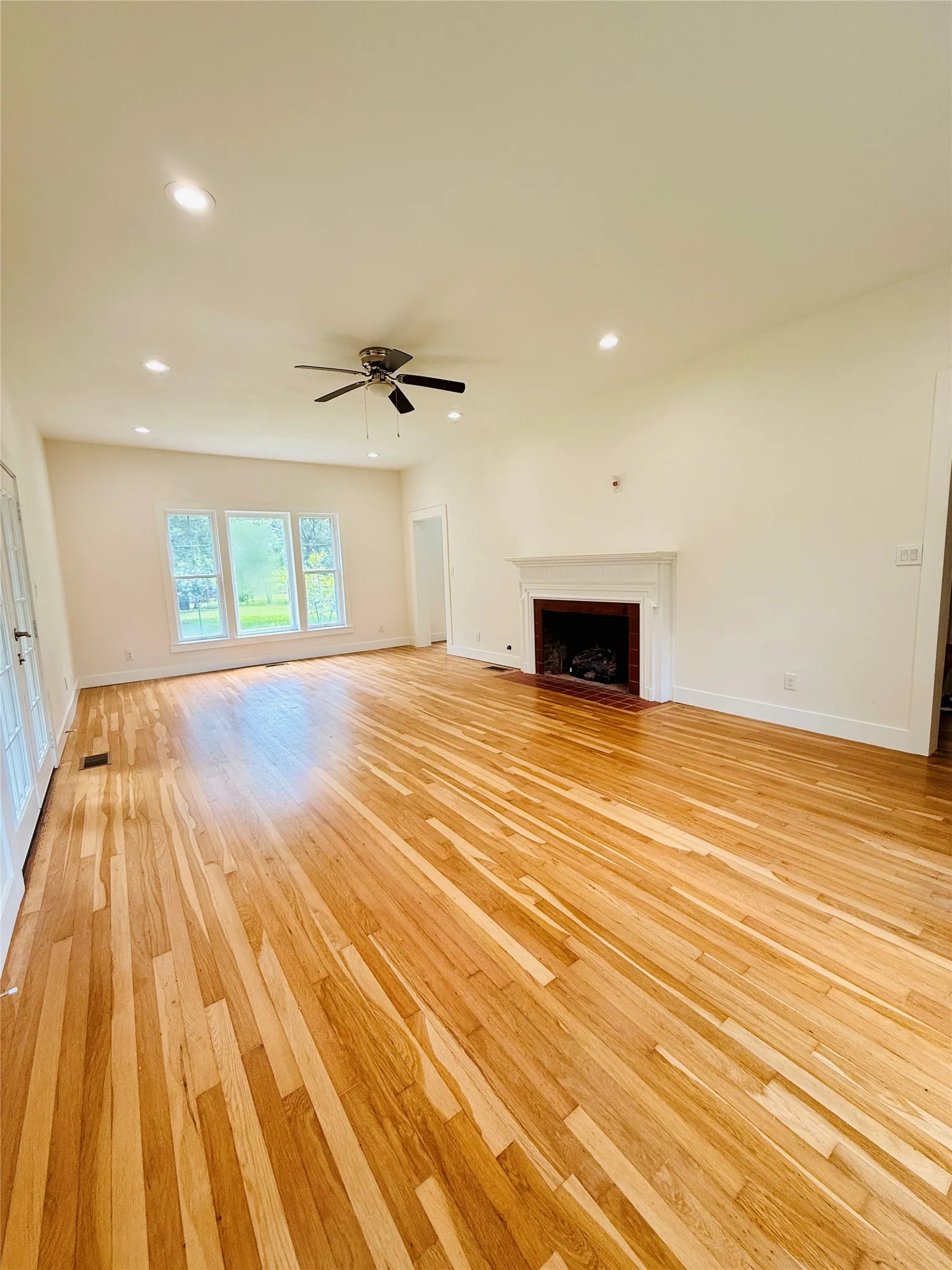 Single Family Residence For Sale in Hunt County , 2025 Walworth Street, Greenville, Texas 75401, 4 Bedroom, 4 Bathroom, 2 Garage spaces, 3,559 Sqft, built in 1920, mls#21332602, Real Estate Agent in Greenville, Homes For Sale in Hunt county, Homes For Sale in Greenville, Realtor in Greenville Texas, Real Estate Brokerage Independent Realty Texas, Luminita Cordes Realtor