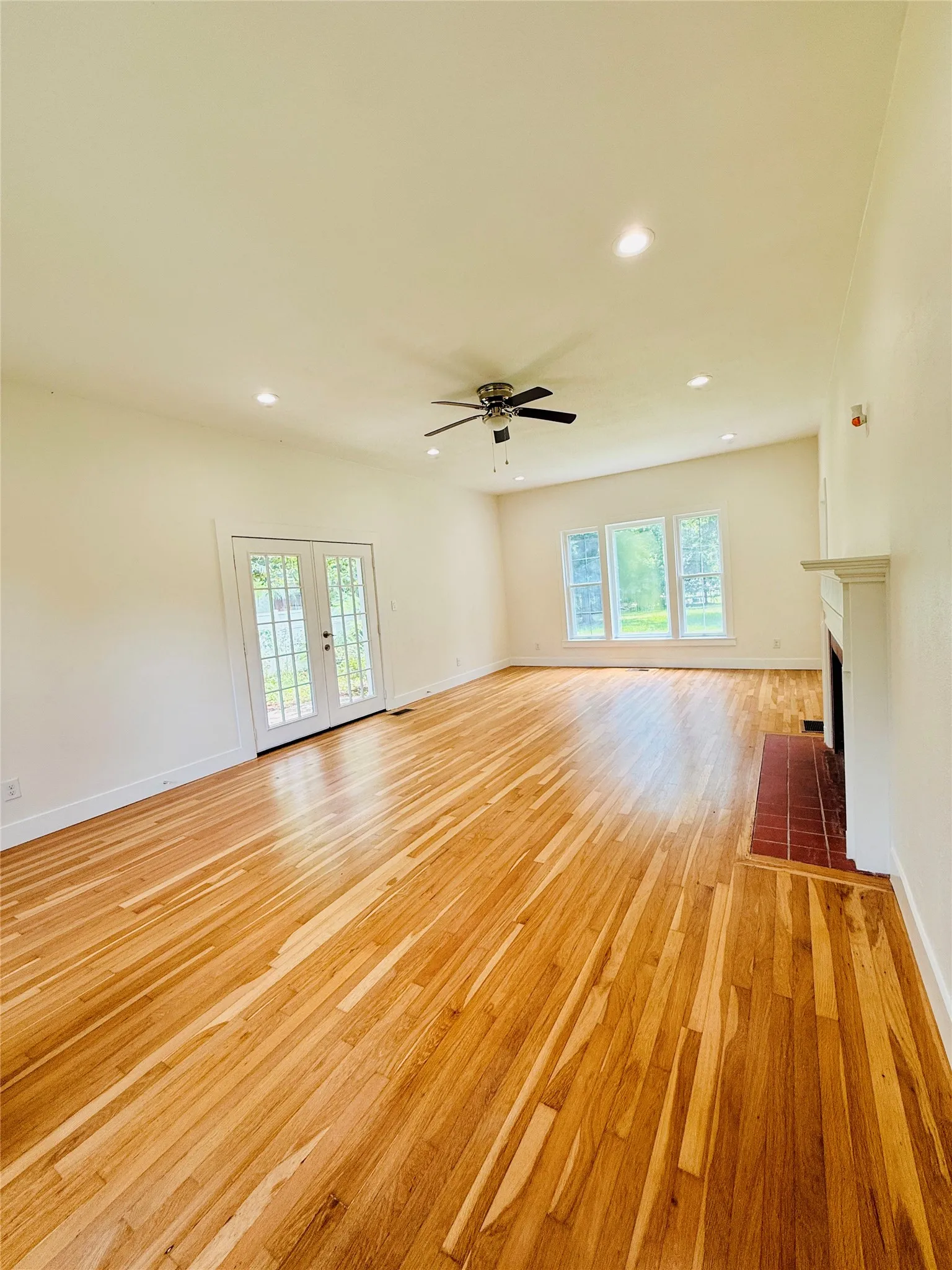 Single Family Residence For Sale in Hunt County , 2025 Walworth Street, Greenville, Texas 75401, 4 Bedroom, 4 Bathroom, 2 Garage spaces, 3,559 Sqft, built in 1920, mls#21332602, Real Estate Agent in Greenville, Homes For Sale in Hunt county, Homes For Sale in Greenville, Realtor in Greenville Texas, Real Estate Brokerage Independent Realty Texas, Luminita Cordes Realtor
