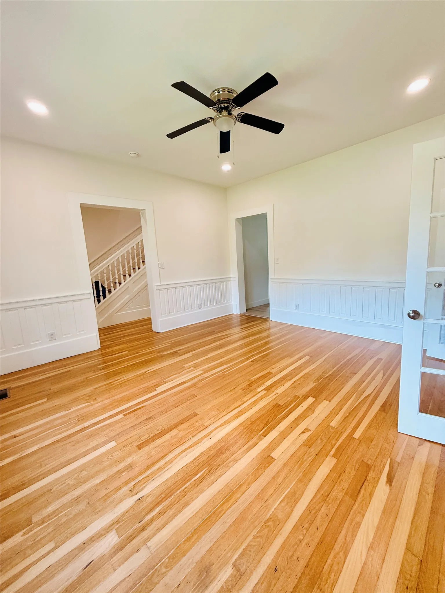 Additional living, dining, or bonus room