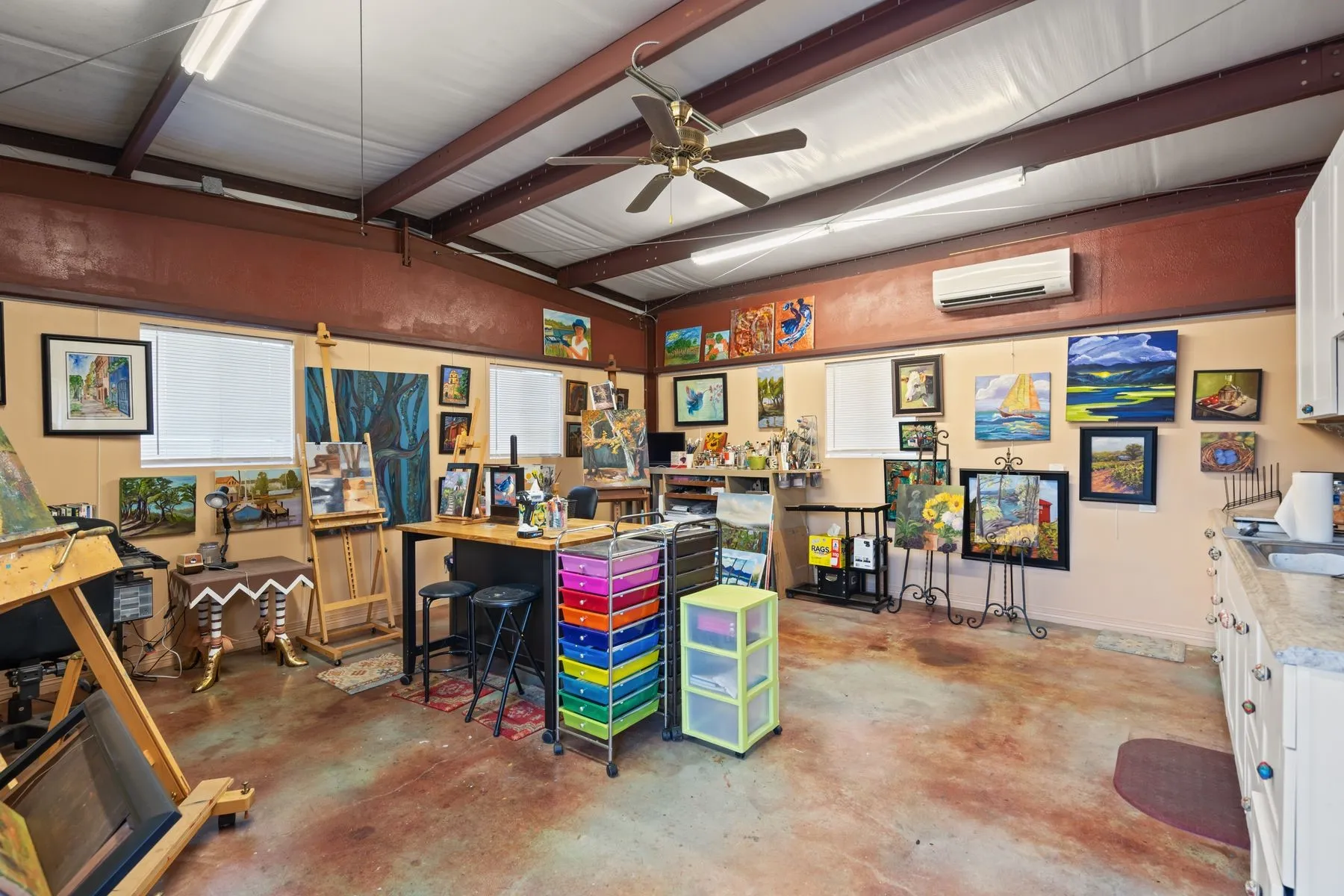 Single Family Residence For Sale in Burnet County , 481 Chimney Cove Drive, Marble Falls, Texas 78654, 5 Bedroom, 5 Bathroom, 4 Garage spaces, 5,611 Sqft, built in 2007, Price $2,595,000, mls#21337310, Real Estate Agent in Marble Falls, Homes For Sale in Burnet county, Homes For Sale in Marble Falls, Realtor in Marble Falls Texas, Real Estate Brokerage Independent Realty Texas, Luminita Cordes Realtor