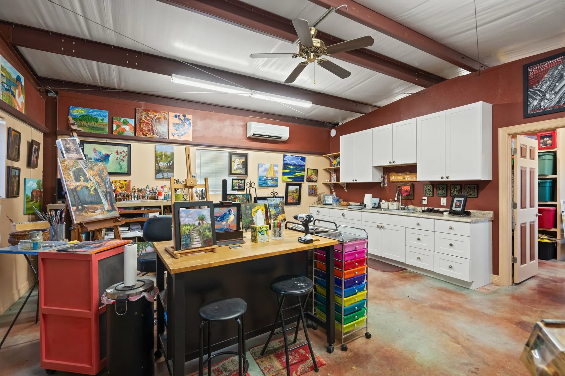 Single Family Residence For Sale in Burnet County , 481 Chimney Cove Drive, Marble Falls, Texas 78654, 5 Bedroom, 5 Bathroom, 4 Garage spaces, 5,611 Sqft, built in 2007, Price $2,595,000, mls#21337310, Real Estate Agent in Marble Falls, Homes For Sale in Burnet county, Homes For Sale in Marble Falls, Realtor in Marble Falls Texas, Real Estate Brokerage Independent Realty Texas, Luminita Cordes Realtor
