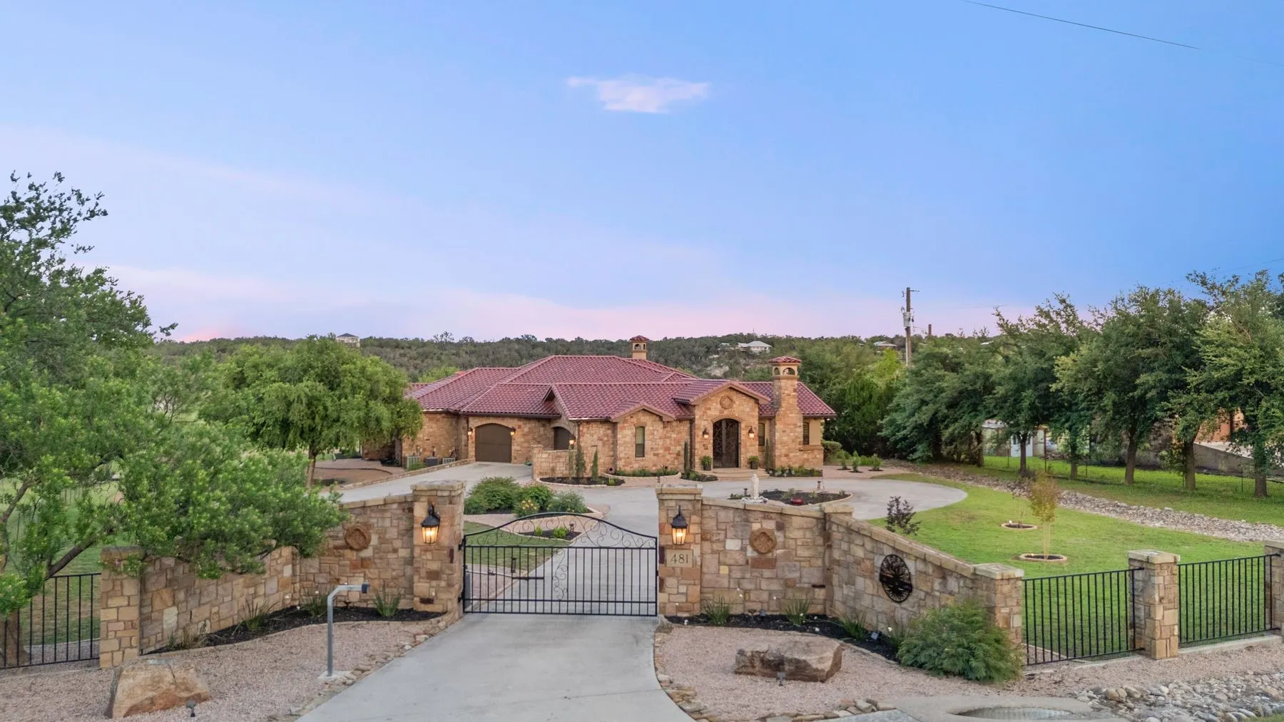 Single Family Residence For Sale in Burnet County , 481 Chimney Cove Drive, Marble Falls, Texas 78654, 5 Bedroom, 5 Bathroom, 4 Garage spaces, 5,611 Sqft, built in 2007, Price $2,595,000, mls#21337310, Real Estate Agent in Marble Falls, Homes For Sale in Burnet county, Homes For Sale in Marble Falls, Realtor in Marble Falls Texas, Real Estate Brokerage Independent Realty Texas, Luminita Cordes Realtor
