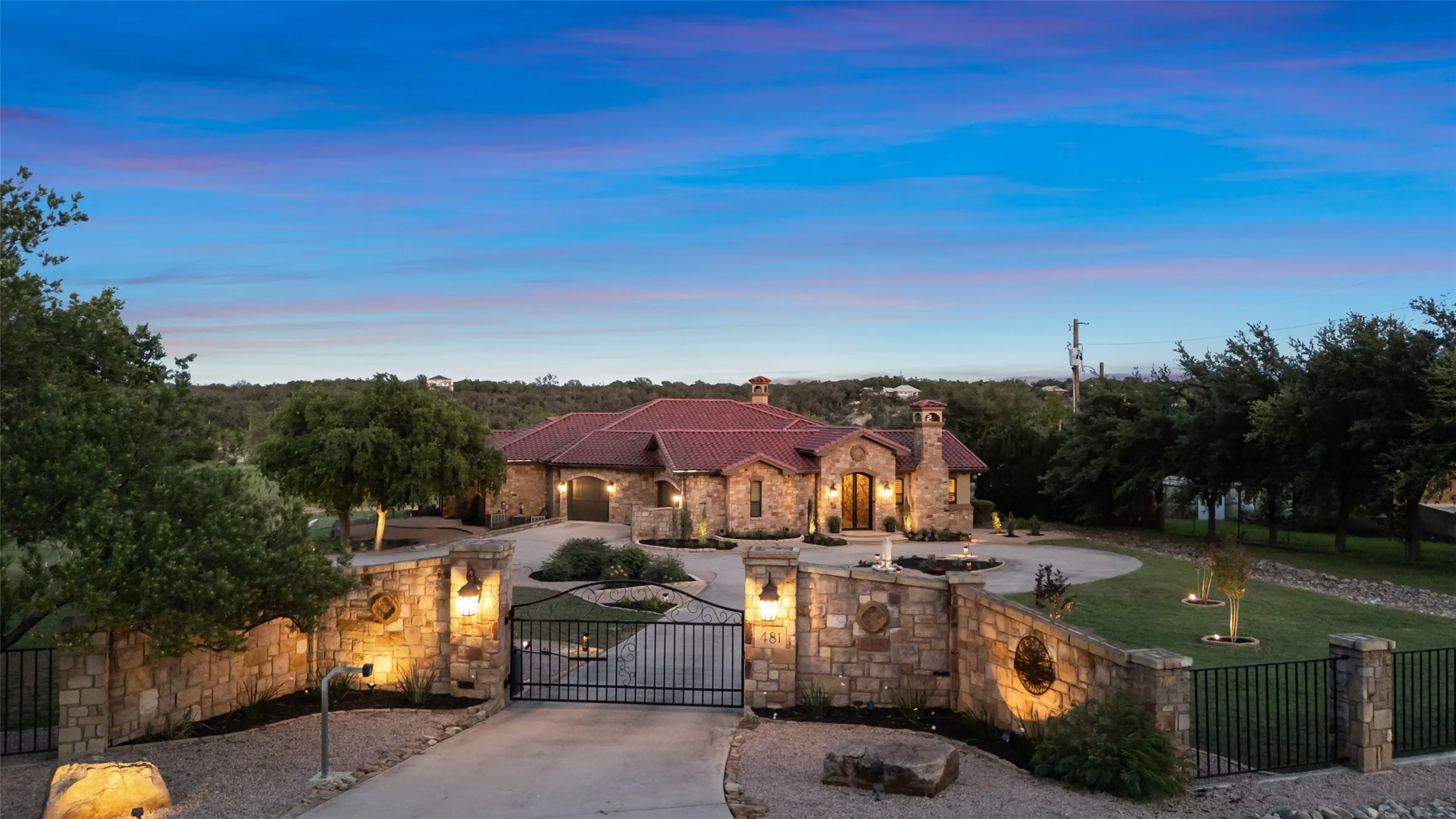 Single Family Residence For Sale in Burnet County , 481 Chimney Cove Drive, Marble Falls, Texas 78654, 5 Bedroom, 5 Bathroom, 4 Garage spaces, 5,611 Sqft, built in 2007, Price $2,595,000, mls#21337310, Real Estate Agent in Marble Falls, Homes For Sale in Burnet county, Homes For Sale in Marble Falls, Realtor in Marble Falls Texas, Real Estate Brokerage Independent Realty Texas, Luminita Cordes Realtor