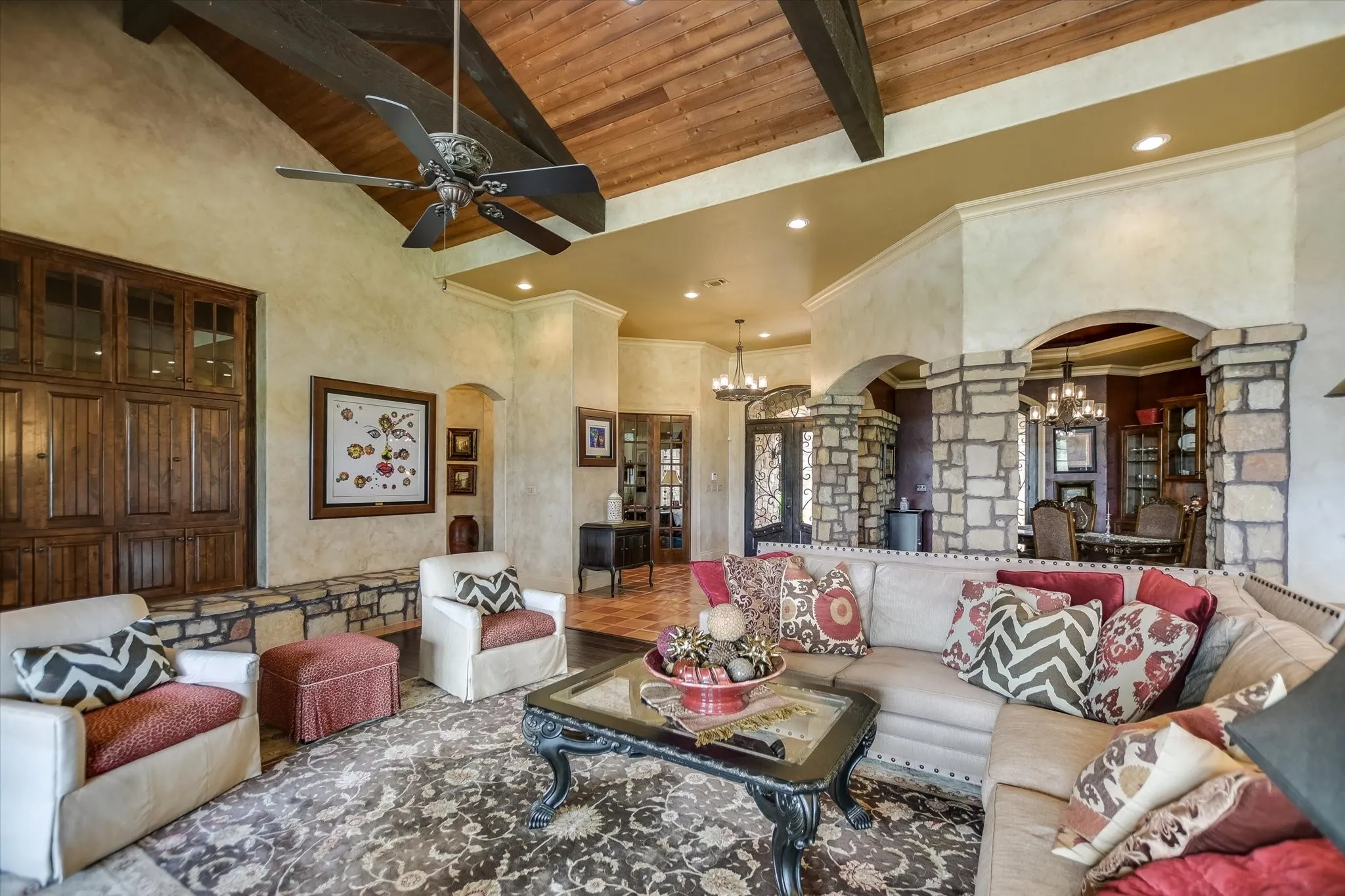Single Family Residence For Sale in Burnet County , 481 Chimney Cove Drive, Marble Falls, Texas 78654, 5 Bedroom, 5 Bathroom, 4 Garage spaces, 5,611 Sqft, built in 2007, Price $2,595,000, mls#21337310, Real Estate Agent in Marble Falls, Homes For Sale in Burnet county, Homes For Sale in Marble Falls, Realtor in Marble Falls Texas, Real Estate Brokerage Independent Realty Texas, Luminita Cordes Realtor