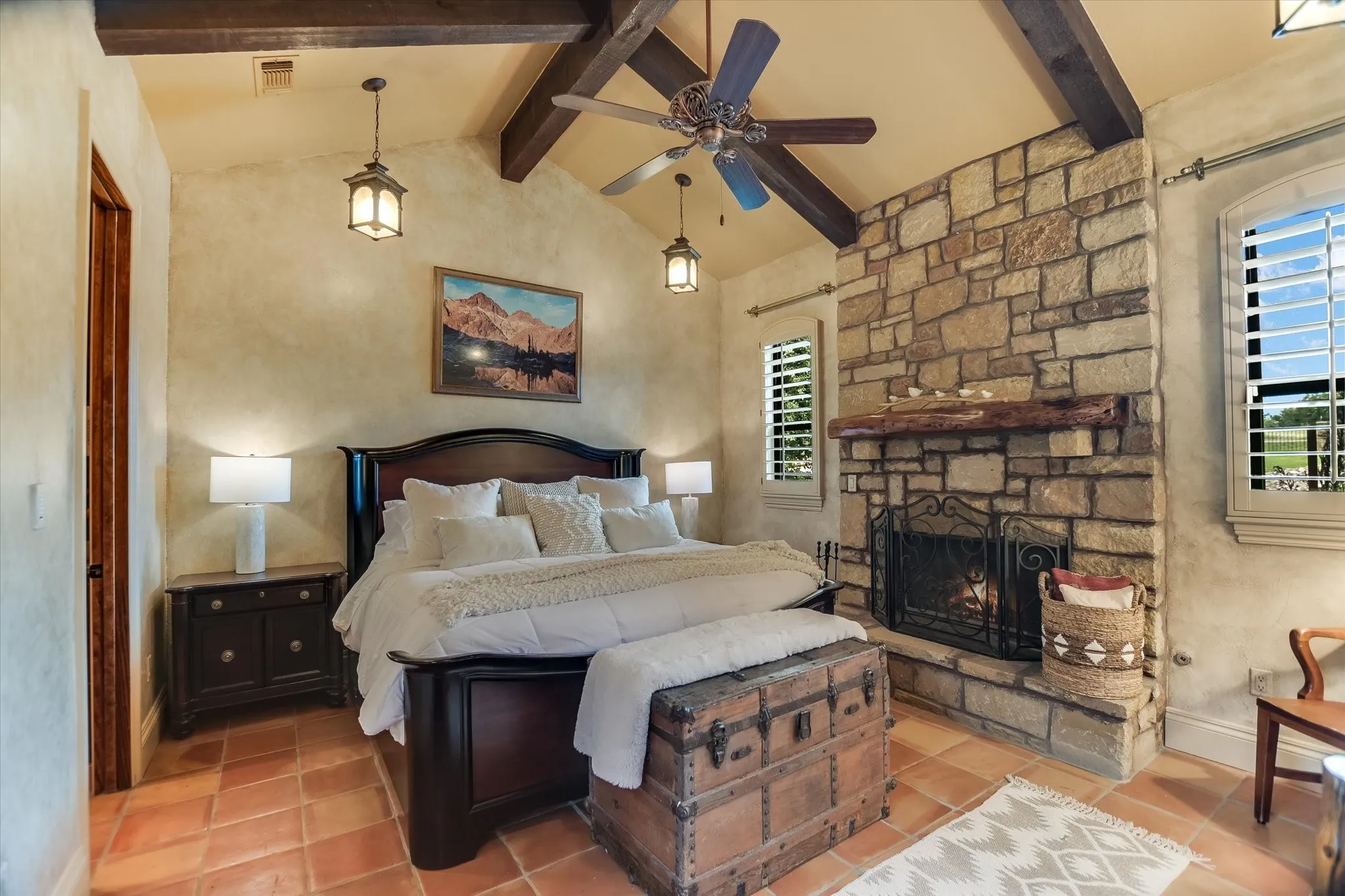 Single Family Residence For Sale in Burnet County , 481 Chimney Cove Drive, Marble Falls, Texas 78654, 5 Bedroom, 5 Bathroom, 4 Garage spaces, 5,611 Sqft, built in 2007, Price $2,595,000, mls#21337310, Real Estate Agent in Marble Falls, Homes For Sale in Burnet county, Homes For Sale in Marble Falls, Realtor in Marble Falls Texas, Real Estate Brokerage Independent Realty Texas, Luminita Cordes Realtor