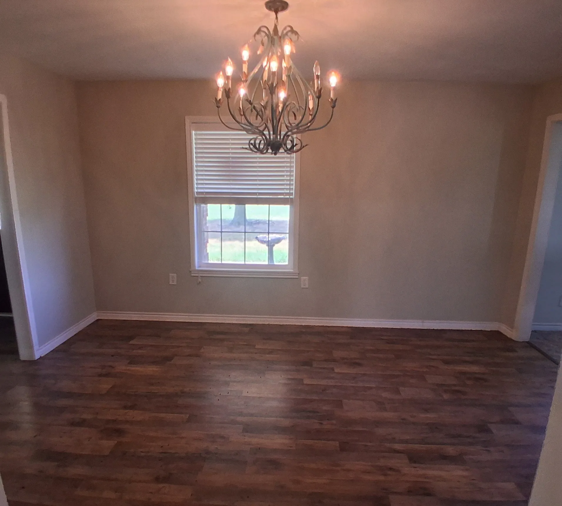 Single Family Residence For Sale in Franklin (TX) County , 511 County Road Sw 3010, Mount Vernon, Texas 75457, 3 Bedroom, 3 Bathroom, 4 Garage spaces, 4,242 Sqft, built in 2001, mls#21336424, Real Estate Agent in Mount Vernon, Homes For Sale in Franklin (TX) county, Homes For Sale in Mount Vernon, Realtor in Mount Vernon Texas, Real Estate Brokerage Independent Realty Texas, Luminita Cordes Realtor