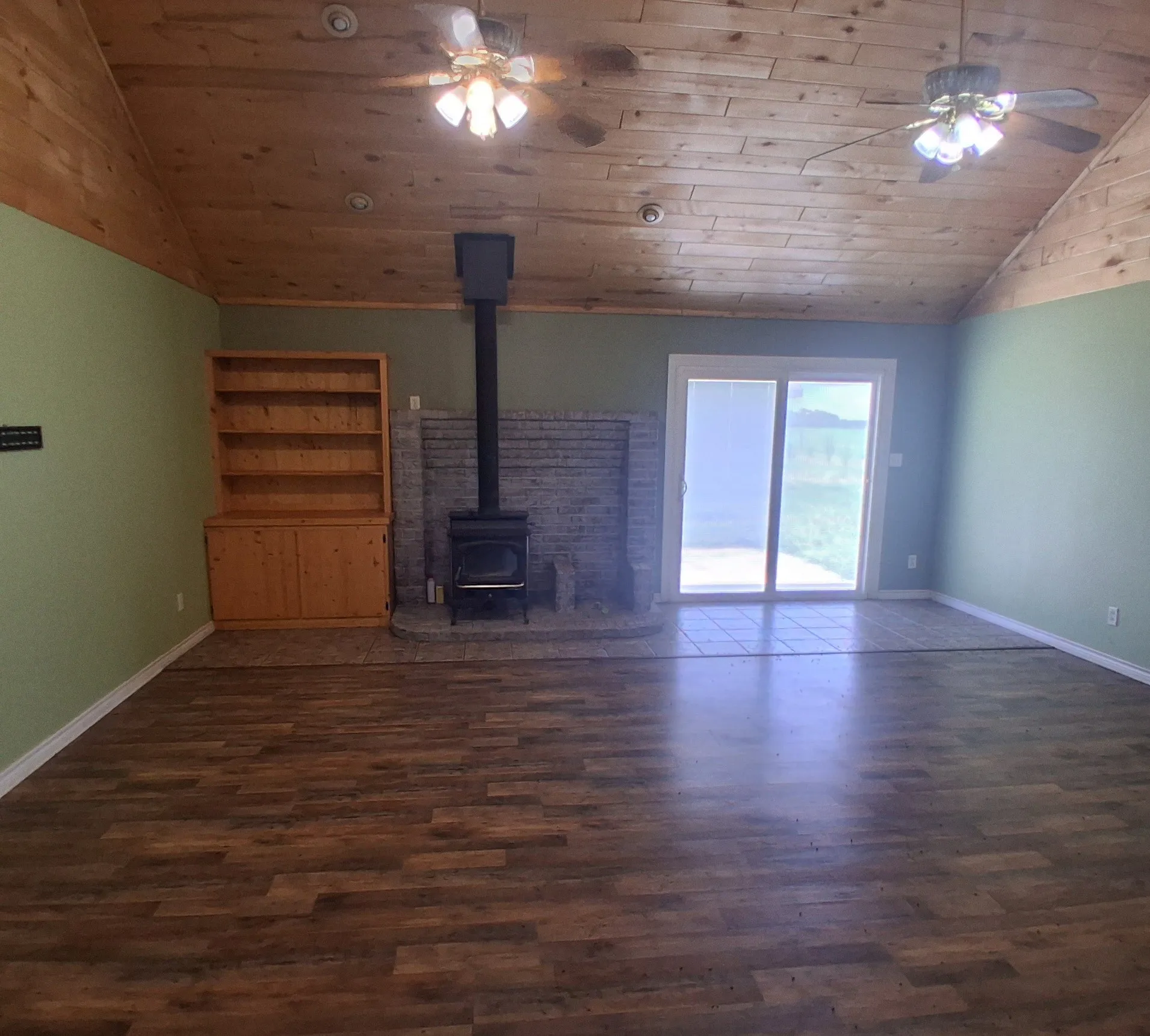 Single Family Residence For Sale in Franklin (TX) County , 511 County Road Sw 3010, Mount Vernon, Texas 75457, 3 Bedroom, 3 Bathroom, 4 Garage spaces, 4,242 Sqft, built in 2001, mls#21336424, Real Estate Agent in Mount Vernon, Homes For Sale in Franklin (TX) county, Homes For Sale in Mount Vernon, Realtor in Mount Vernon Texas, Real Estate Brokerage Independent Realty Texas, Luminita Cordes Realtor