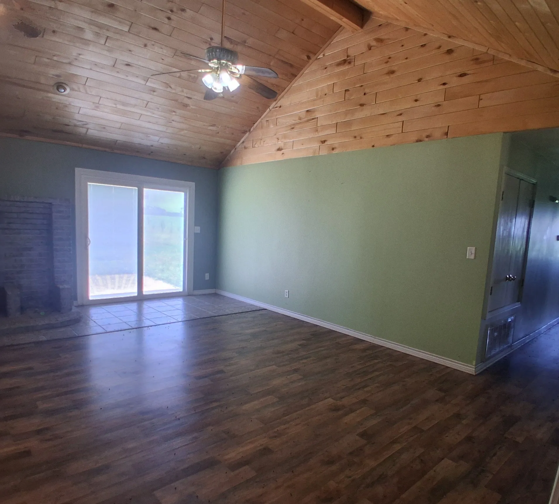 Single Family Residence For Sale in Franklin (TX) County , 511 County Road Sw 3010, Mount Vernon, Texas 75457, 3 Bedroom, 3 Bathroom, 4 Garage spaces, 4,242 Sqft, built in 2001, mls#21336424, Real Estate Agent in Mount Vernon, Homes For Sale in Franklin (TX) county, Homes For Sale in Mount Vernon, Realtor in Mount Vernon Texas, Real Estate Brokerage Independent Realty Texas, Luminita Cordes Realtor