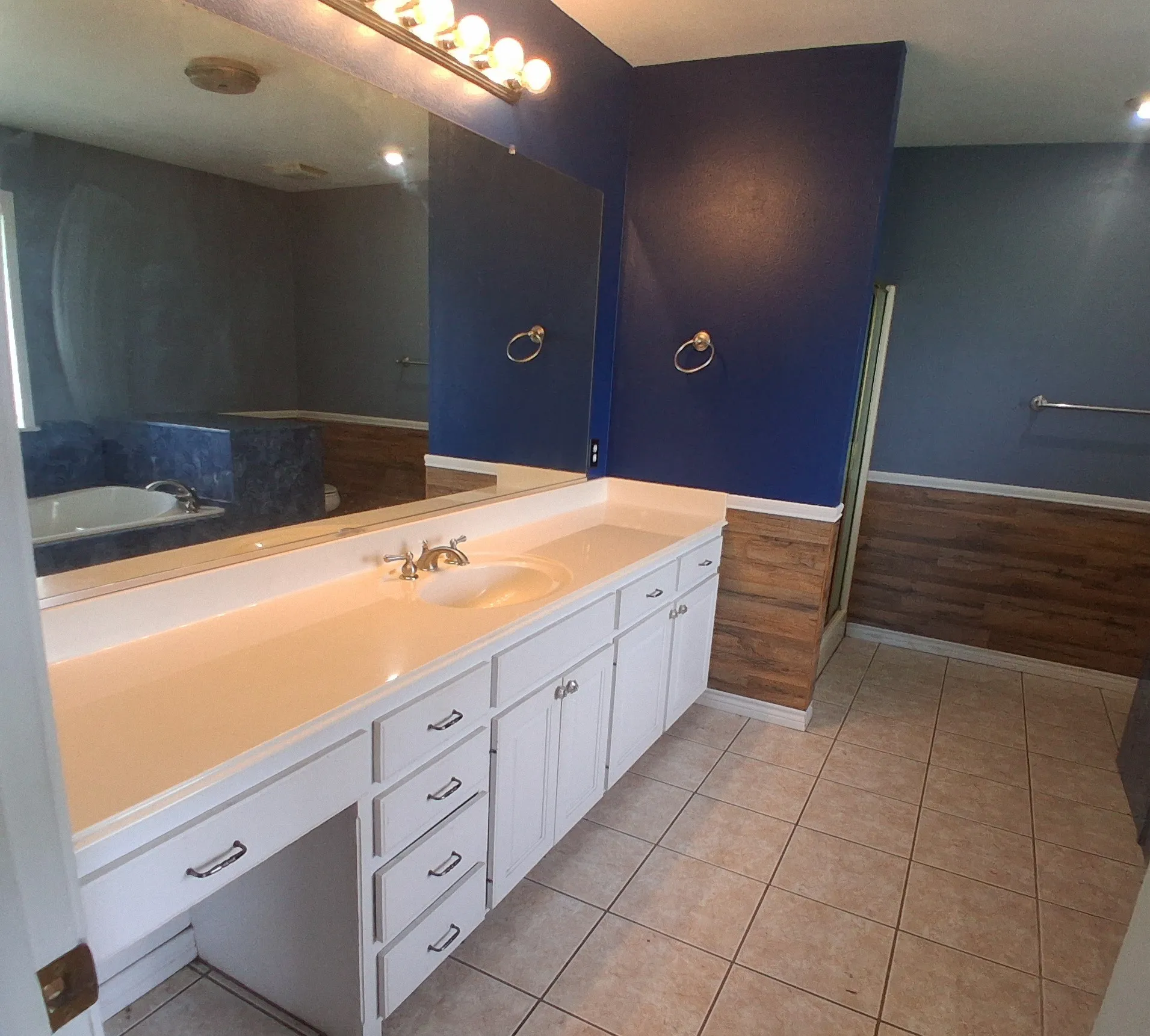 Single Family Residence For Sale in Franklin (TX) County , 511 County Road Sw 3010, Mount Vernon, Texas 75457, 3 Bedroom, 3 Bathroom, 4 Garage spaces, 4,242 Sqft, built in 2001, mls#21336424, Real Estate Agent in Mount Vernon, Homes For Sale in Franklin (TX) county, Homes For Sale in Mount Vernon, Realtor in Mount Vernon Texas, Real Estate Brokerage Independent Realty Texas, Luminita Cordes Realtor