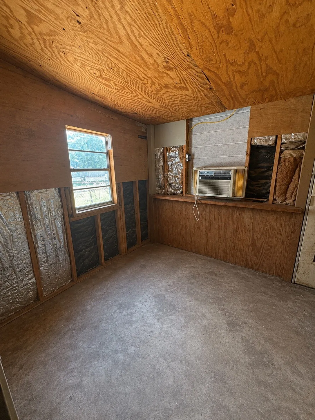 Single Family Residence For Sale in Callahan County , 201 Sandy Lane, Clyde, Texas 79510, 1 Bedroom, 1 Bathroom, Garage spaces, 864 Sqft, built in 1982, mls#21337948, Real Estate Agent in Clyde, Homes For Sale in Callahan county, Homes For Sale in Clyde, Realtor in Clyde Texas, Real Estate Brokerage Independent Realty Texas, Luminita Cordes Realtor