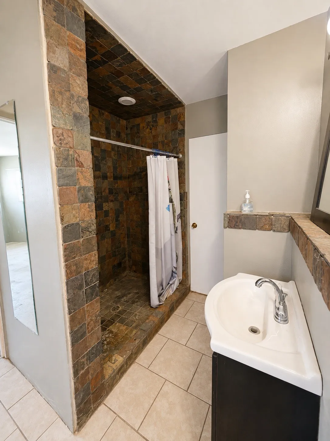 Single Family Residence For Sale in Callahan County , 201 Sandy Lane, Clyde, Texas 79510, 1 Bedroom, 1 Bathroom, Garage spaces, 864 Sqft, built in 1982, mls#21337948, Real Estate Agent in Clyde, Homes For Sale in Callahan county, Homes For Sale in Clyde, Realtor in Clyde Texas, Real Estate Brokerage Independent Realty Texas, Luminita Cordes Realtor