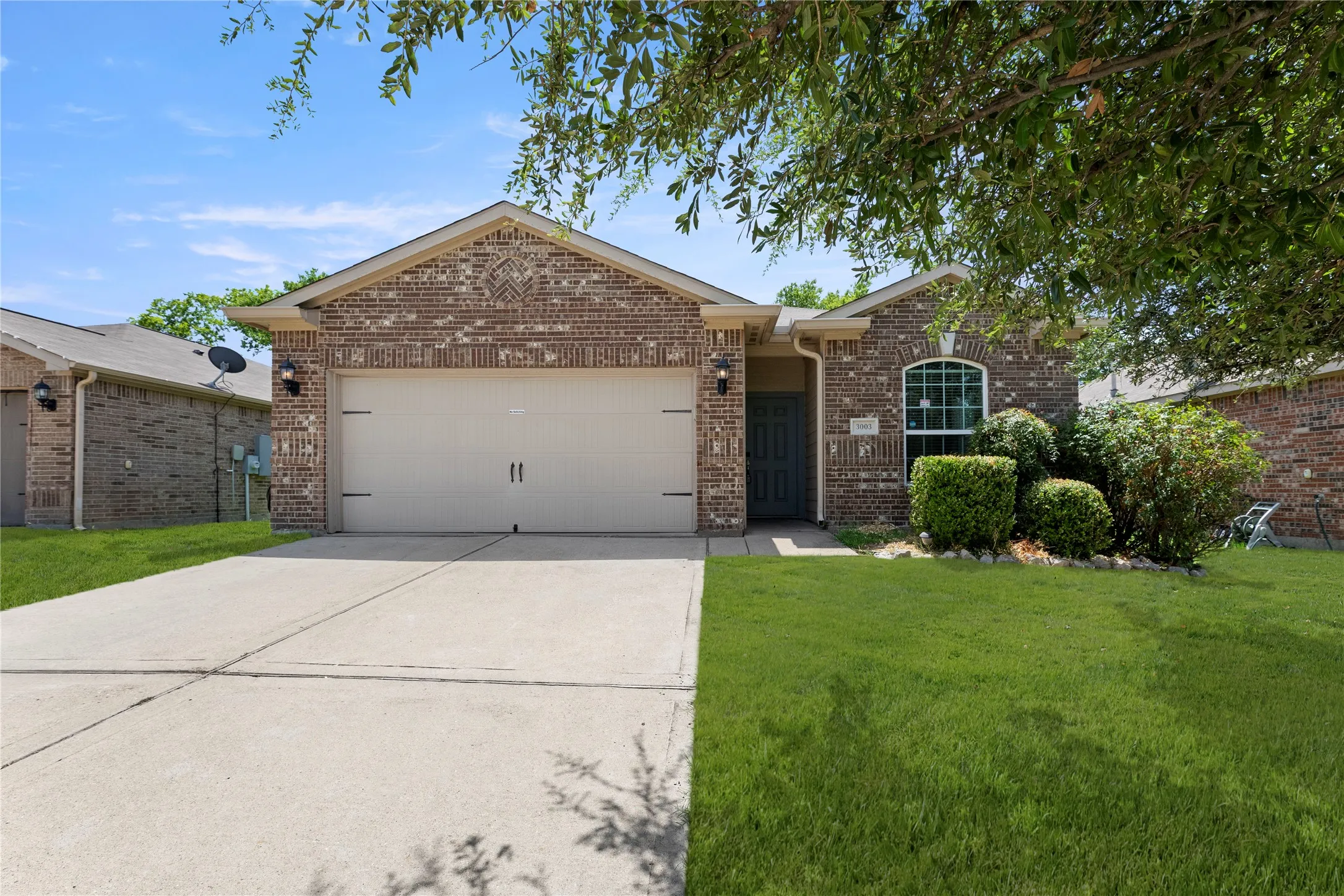 Single Family Residence For Rent in Kaufman County , 3003 Rocking Hills Trail, Forney, Texas 75126, 3 Bedrooms, 2 Bathrooms, 2 Garage spaces, 1,608 Sqft, built in 2016, Price $2,200, mls#21338012, Real Estate Agent in Forney, Homes For Rent in Kaufman county, Homes For Rent in Forney, Realtor in Forney Texas, Real Estate Brokerage Independent Realty Texas, Luminita Cordes Realtor