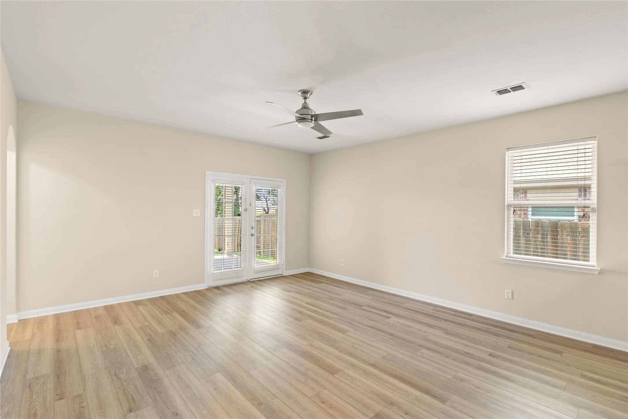 Single Family Residence For Rent in Kaufman County , 3003 Rocking Hills Trail, Forney, Texas 75126, 3 Bedrooms, 2 Bathrooms, 2 Garage spaces, 1,608 Sqft, built in 2016, Price $2,200, mls#21338012, Real Estate Agent in Forney, Homes For Rent in Kaufman county, Homes For Rent in Forney, Realtor in Forney Texas, Real Estate Brokerage Independent Realty Texas, Luminita Cordes Realtor