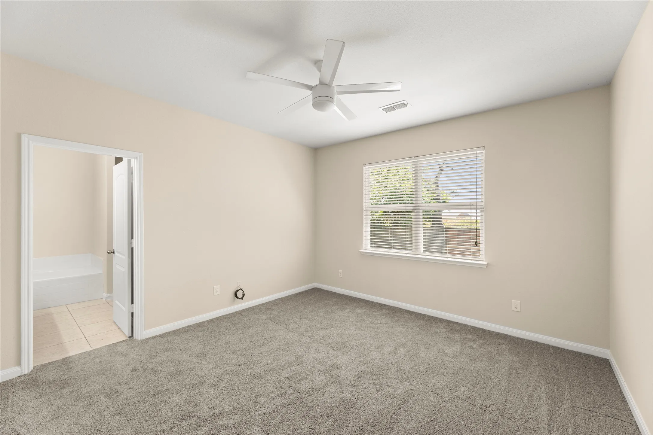Single Family Residence For Rent in Kaufman County , 3003 Rocking Hills Trail, Forney, Texas 75126, 3 Bedrooms, 2 Bathrooms, 2 Garage spaces, 1,608 Sqft, built in 2016, Price $2,200, mls#21338012, Real Estate Agent in Forney, Homes For Rent in Kaufman county, Homes For Rent in Forney, Realtor in Forney Texas, Real Estate Brokerage Independent Realty Texas, Luminita Cordes Realtor