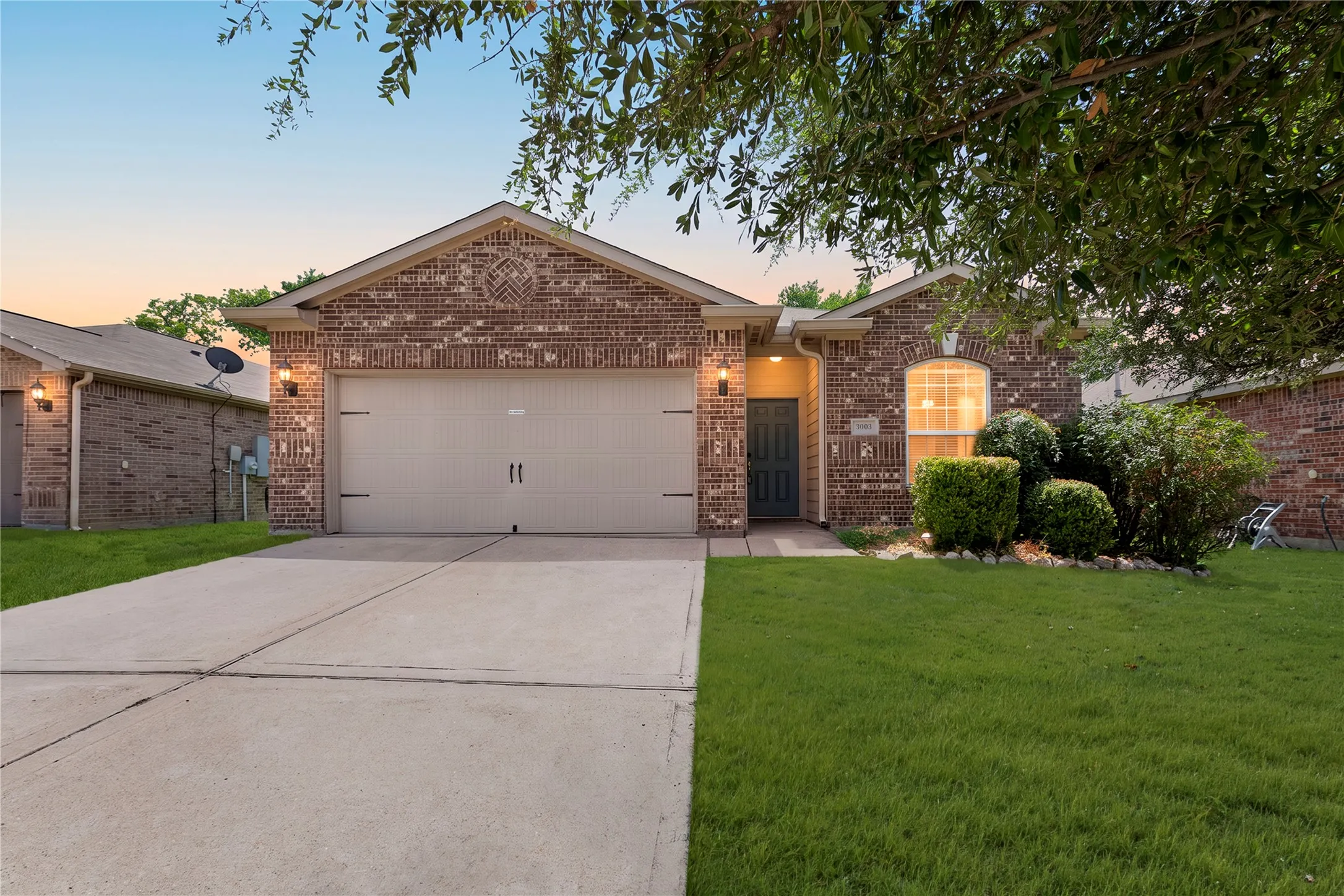 Single Family Residence For Rent in Kaufman County , 3003 Rocking Hills Trail, Forney, Texas 75126, 3 Bedrooms, 2 Bathrooms, 2 Garage spaces, 1,608 Sqft, built in 2016, Price $2,200, mls#21338012, Real Estate Agent in Forney, Homes For Rent in Kaufman county, Homes For Rent in Forney, Realtor in Forney Texas, Real Estate Brokerage Independent Realty Texas, Luminita Cordes Realtor