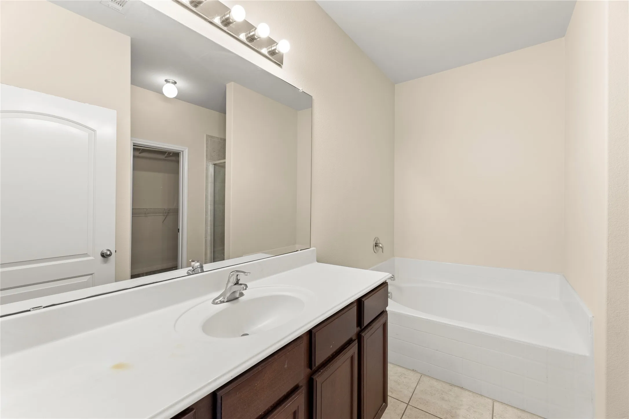 Single Family Residence For Rent in Kaufman County , 3003 Rocking Hills Trail, Forney, Texas 75126, 3 Bedrooms, 2 Bathrooms, 2 Garage spaces, 1,608 Sqft, built in 2016, Price $2,200, mls#21338012, Real Estate Agent in Forney, Homes For Rent in Kaufman county, Homes For Rent in Forney, Realtor in Forney Texas, Real Estate Brokerage Independent Realty Texas, Luminita Cordes Realtor