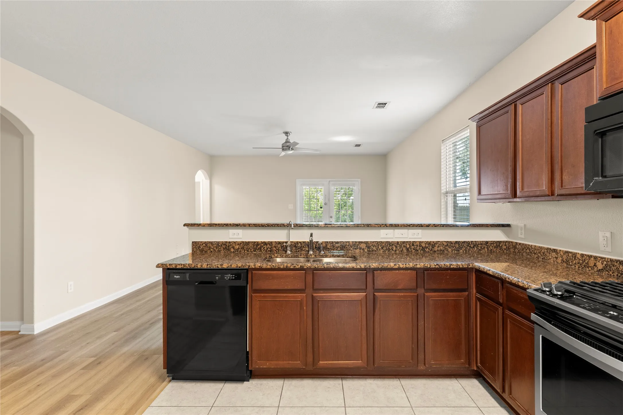 Single Family Residence For Rent in Kaufman County , 3003 Rocking Hills Trail, Forney, Texas 75126, 3 Bedrooms, 2 Bathrooms, 2 Garage spaces, 1,608 Sqft, built in 2016, Price $2,200, mls#21338012, Real Estate Agent in Forney, Homes For Rent in Kaufman county, Homes For Rent in Forney, Realtor in Forney Texas, Real Estate Brokerage Independent Realty Texas, Luminita Cordes Realtor