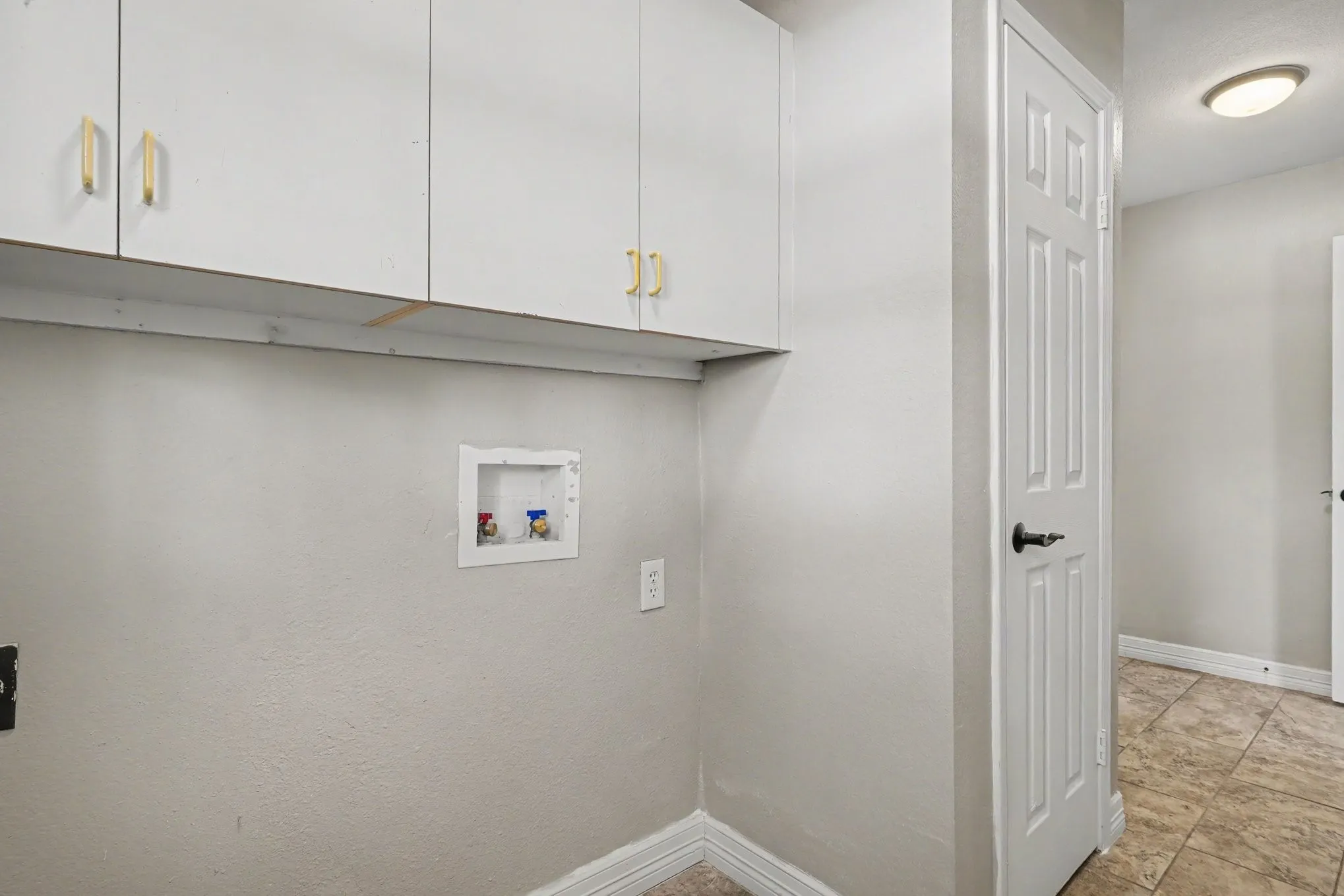 Single Family Residence For Sale in Tarrant County , 5400 Crater Lake Drive, Fort Worth, Texas 76137, 3 Bedroom, 3 Bathroom, 2 Garage spaces, 2,017 Sqft, built in 1992, mls#21336892, Real Estate Agent in Fort Worth, Homes For Sale in Tarrant county, Homes For Sale in Fort Worth, Realtor in Fort Worth Texas, Real Estate Brokerage Independent Realty Texas, Luminita Cordes Realtor