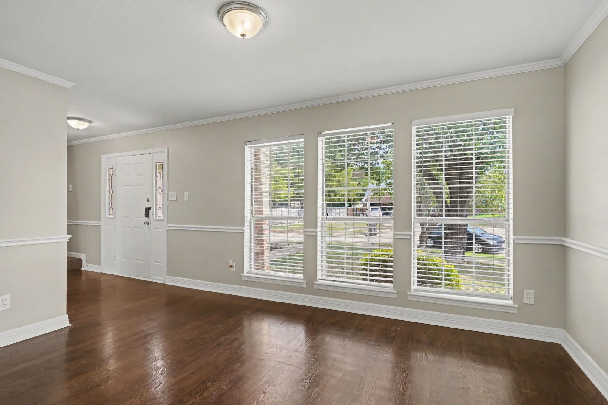 Single Family Residence For Sale in Tarrant County , 5400 Crater Lake Drive, Fort Worth, Texas 76137, 3 Bedroom, 3 Bathroom, 2 Garage spaces, 2,017 Sqft, built in 1992, mls#21336892, Real Estate Agent in Fort Worth, Homes For Sale in Tarrant county, Homes For Sale in Fort Worth, Realtor in Fort Worth Texas, Real Estate Brokerage Independent Realty Texas, Luminita Cordes Realtor