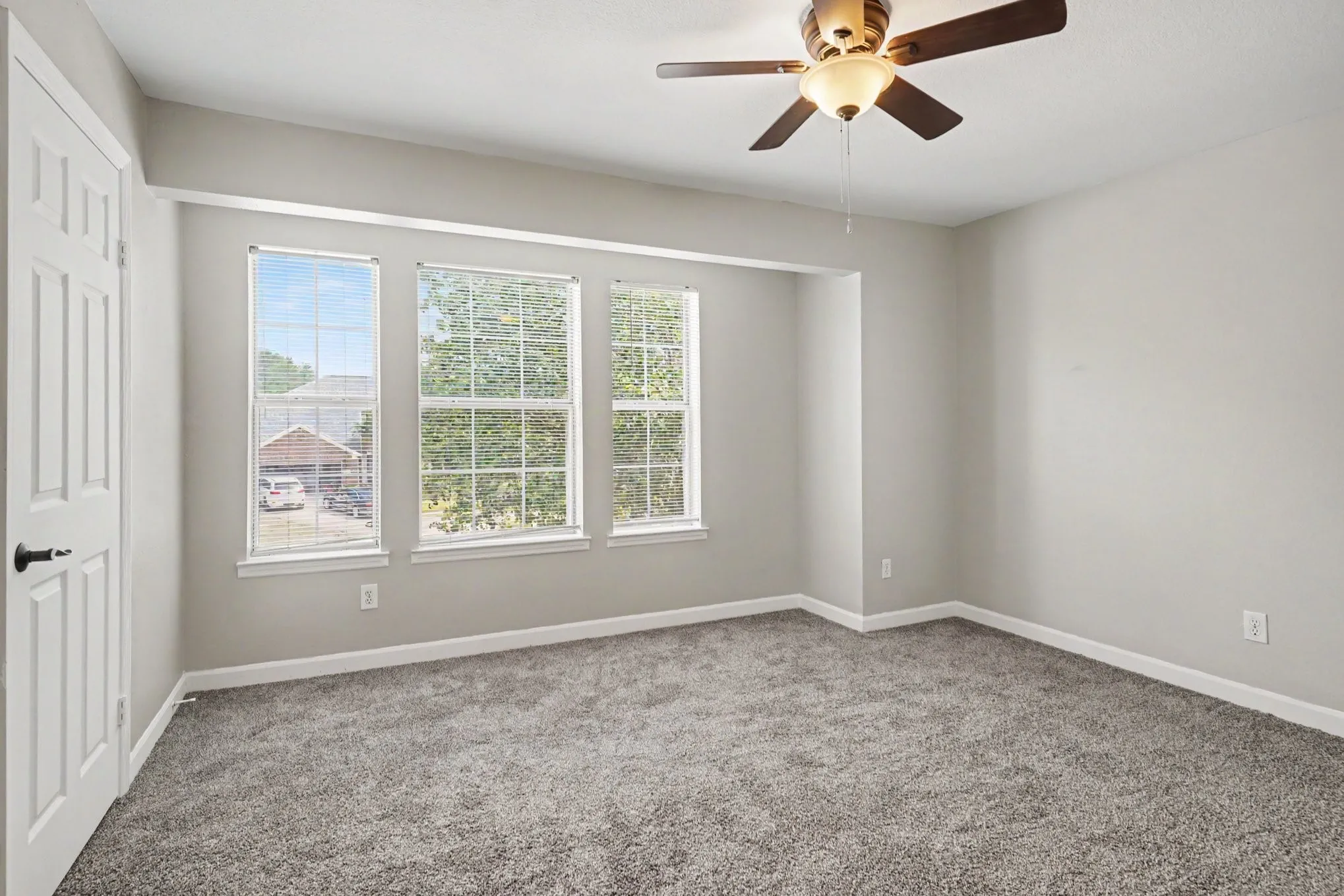 Single Family Residence For Sale in Tarrant County , 5400 Crater Lake Drive, Fort Worth, Texas 76137, 3 Bedroom, 3 Bathroom, 2 Garage spaces, 2,017 Sqft, built in 1992, mls#21336892, Real Estate Agent in Fort Worth, Homes For Sale in Tarrant county, Homes For Sale in Fort Worth, Realtor in Fort Worth Texas, Real Estate Brokerage Independent Realty Texas, Luminita Cordes Realtor
