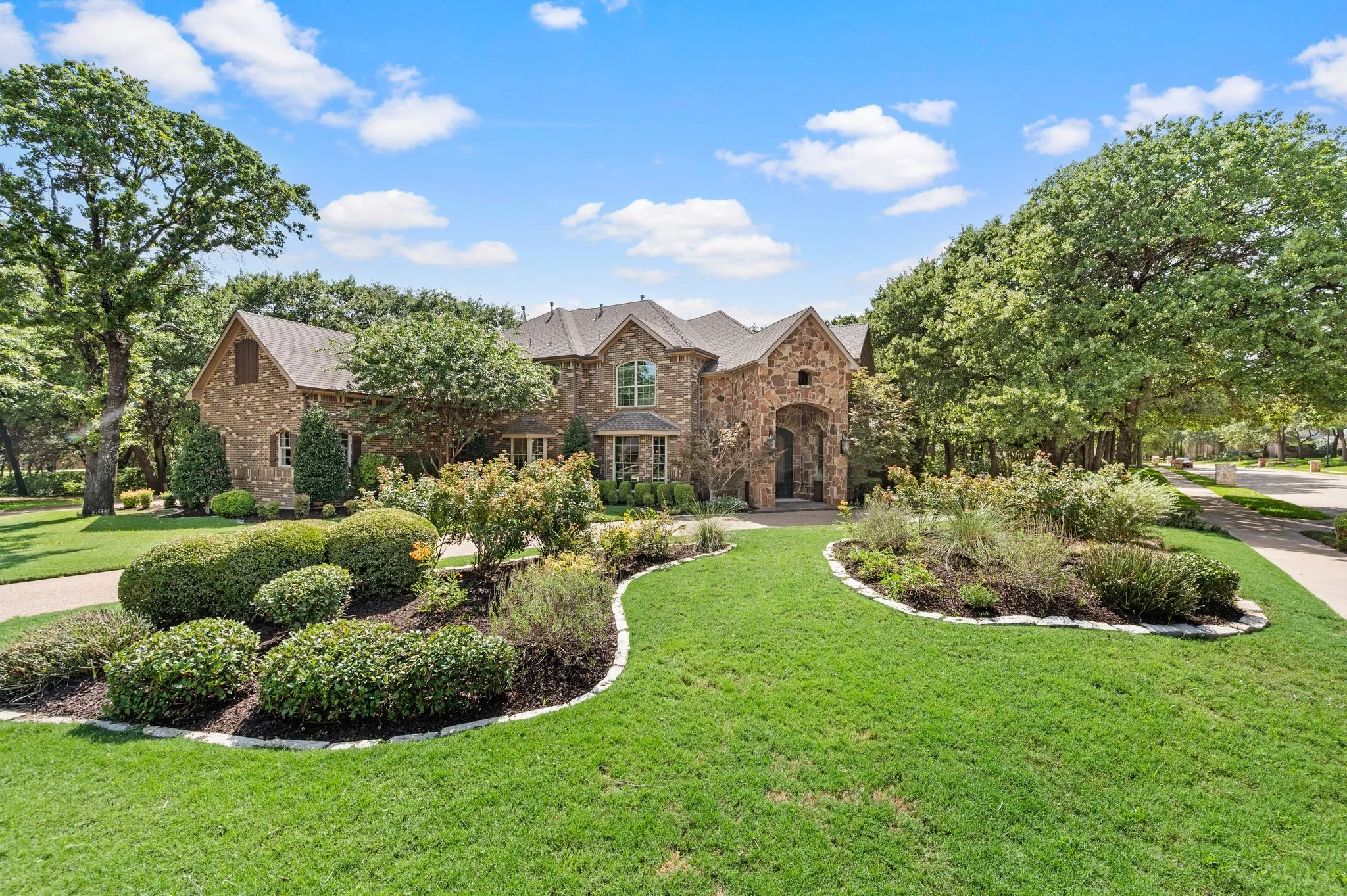 Single Family Residence For Sale in Denton County , 2003 Reserve Court, Flower Mound, Texas 75028, 5 Bedrooms, 6 Bathrooms, 4 Garage spaces, 4,903 Sqft, built in 1998, Price $1,499,000, mls#21337264, Real Estate Agent in Flower Mound, Homes For Sale in Denton county, Homes For Sale in Flower Mound, Realtor in Flower Mound Texas, Real Estate Brokerage Independent Realty Texas, Luminita Cordes Realtor