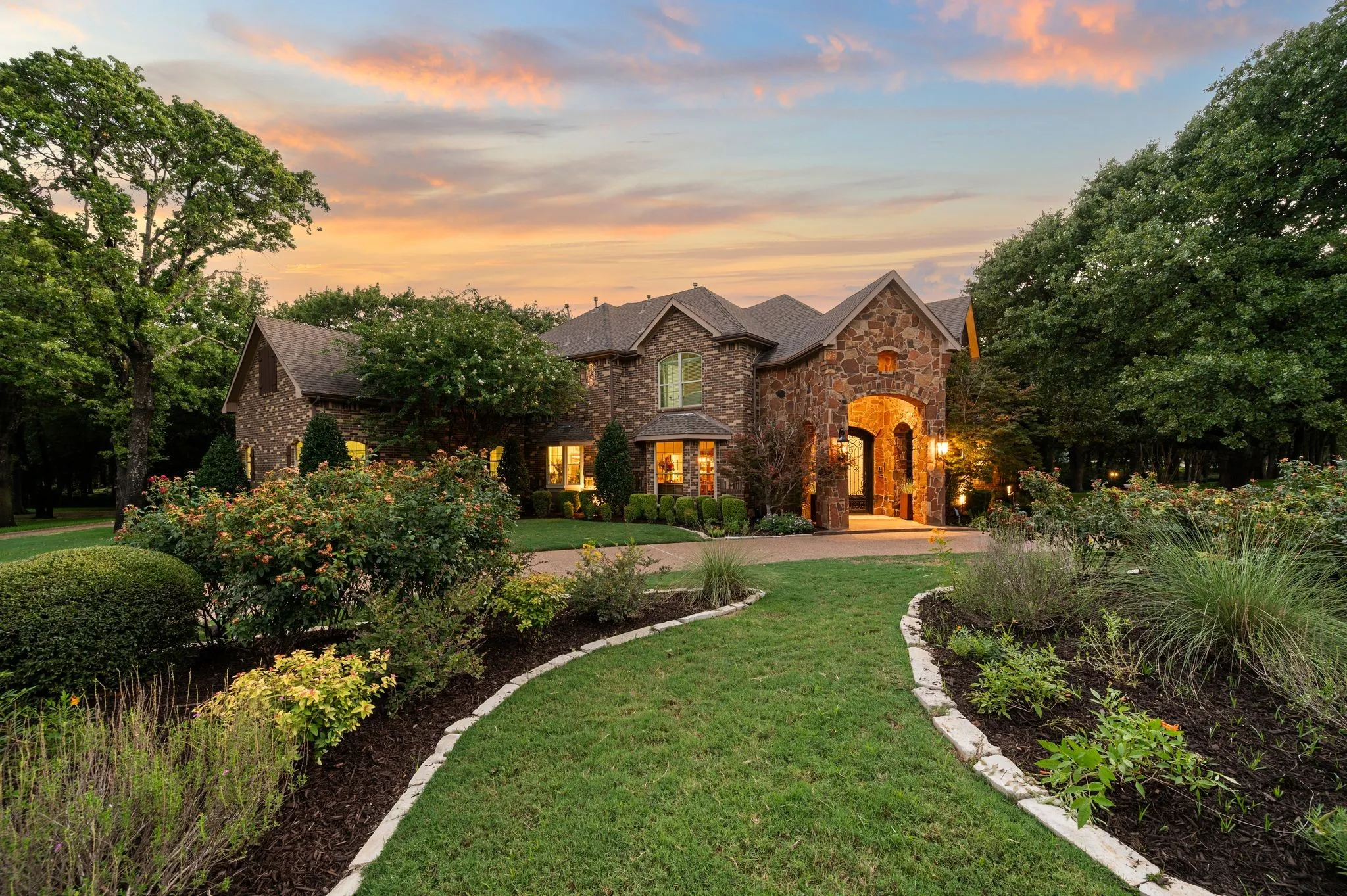Single Family Residence For Sale in Denton County , 2003 Reserve Court, Flower Mound, Texas 75028, 5 Bedrooms, 6 Bathrooms, 4 Garage spaces, 4,903 Sqft, built in 1998, Price $1,499,000, mls#21337264, Real Estate Agent in Flower Mound, Homes For Sale in Denton county, Homes For Sale in Flower Mound, Realtor in Flower Mound Texas, Real Estate Brokerage Independent Realty Texas, Luminita Cordes Realtor