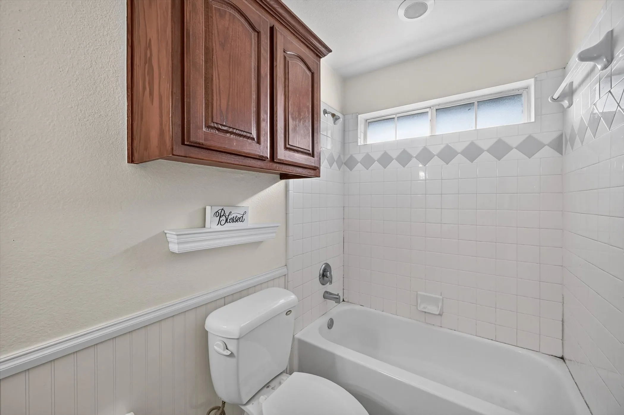 Single Family Residence For Sale in Kaufman County , 11112 Prairie Lakes Lane, Forney, Texas 75126, 4 Bedroom, 2 Bathroom, 2 Garage spaces, 2,164 Sqft, built in 2002, mls#21338018, Real Estate Agent in Forney, Homes For Sale in Kaufman county, Homes For Sale in Forney, Realtor in Forney Texas, Real Estate Brokerage Independent Realty Texas, Luminita Cordes Realtor