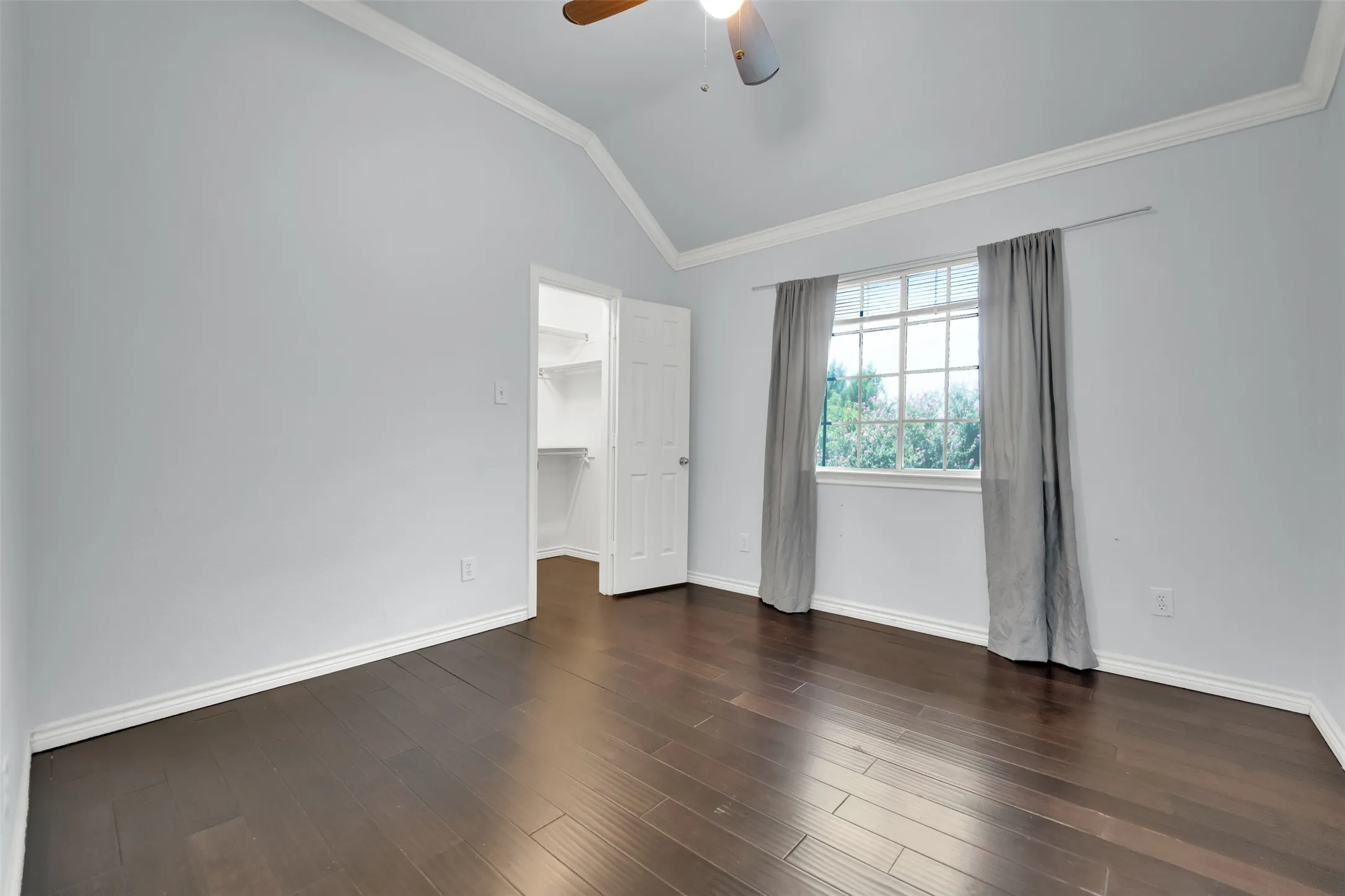 Single Family Residence For Sale in Tarrant County , 2241 Merritt Way, Arlington, Texas 76018, 4 Bedroom, 3 Bathroom, 2 Garage spaces, 2,814 Sqft, built in 1997, Price $416,000, mls#21335041, Real Estate Agent in Arlington, Homes For Sale in Tarrant county, Homes For Sale in Arlington, Realtor in Arlington Texas, Real Estate Brokerage Independent Realty Texas, Luminita Cordes Realtor