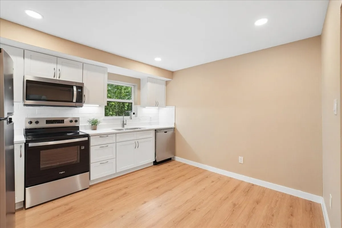 Single Family Residence For Sale in Ellis County , 116 Opal Street, Waxahachie, Texas 75165, 3 Bedroom, 2 Bathroom, Garage spaces, 1,025 Sqft, built in 1965, mls#21338030, Real Estate Agent in Waxahachie, Homes For Sale in Ellis county, Homes For Sale in Waxahachie, Realtor in Waxahachie Texas, Real Estate Brokerage Independent Realty Texas, Luminita Cordes Realtor
