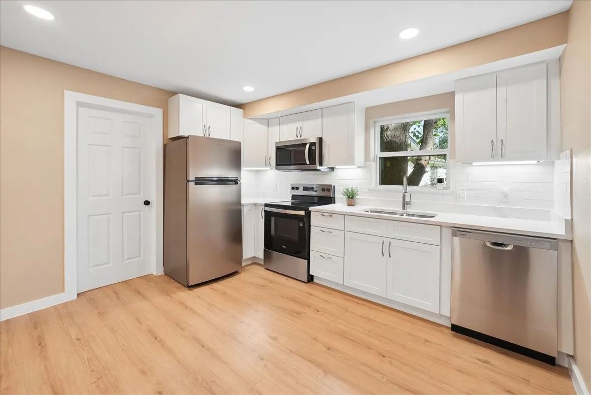 Single Family Residence For Sale in Ellis County , 116 Opal Street, Waxahachie, Texas 75165, 3 Bedroom, 2 Bathroom, Garage spaces, 1,025 Sqft, built in 1965, mls#21338030, Real Estate Agent in Waxahachie, Homes For Sale in Ellis county, Homes For Sale in Waxahachie, Realtor in Waxahachie Texas, Real Estate Brokerage Independent Realty Texas, Luminita Cordes Realtor