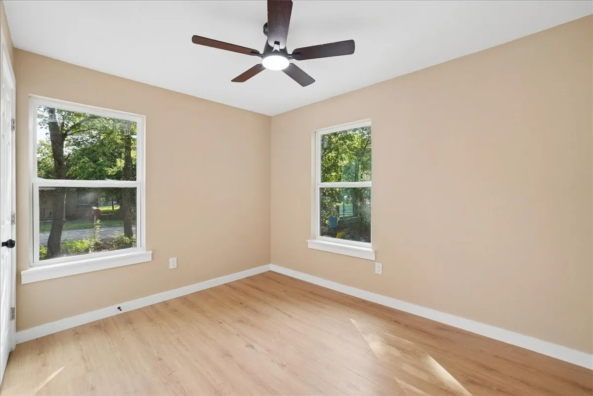 Single Family Residence For Sale in Ellis County , 116 Opal Street, Waxahachie, Texas 75165, 3 Bedroom, 2 Bathroom, Garage spaces, 1,025 Sqft, built in 1965, mls#21338030, Real Estate Agent in Waxahachie, Homes For Sale in Ellis county, Homes For Sale in Waxahachie, Realtor in Waxahachie Texas, Real Estate Brokerage Independent Realty Texas, Luminita Cordes Realtor