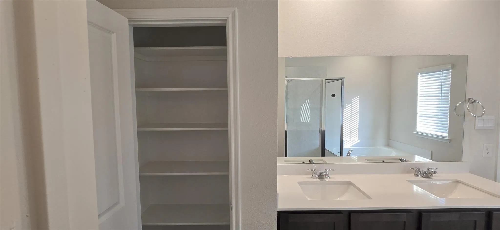 Townhouse For Rent in Dallas County , 2236 Lasso Court, Mesquite, Texas 75149, 3 Bedroom, 3 Bathroom, 2 Garage spaces, 1,760 Sqft, built in 2022, Price $2,600, mls#21338041, Real Estate Agent in Mesquite, Homes For Rent in Dallas county, Homes For Rent in Mesquite, Realtor in Mesquite Texas, Real Estate Brokerage Independent Realty Texas, Luminita Cordes Realtor