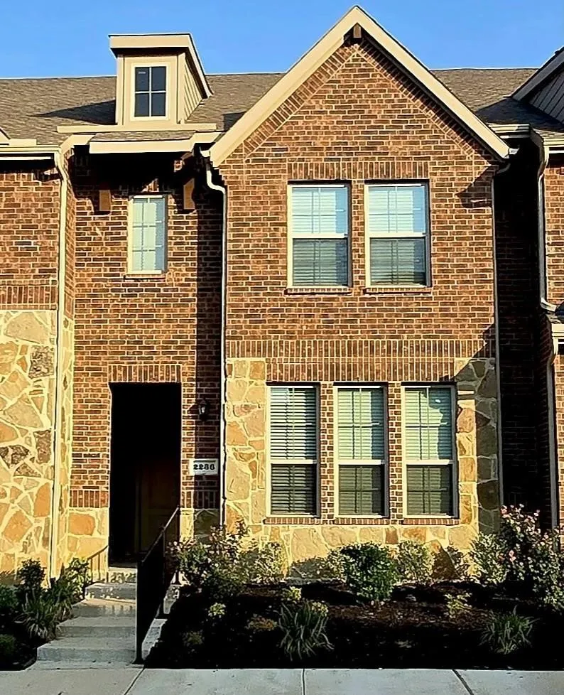 Townhouse For Rent in Dallas County , 2236 Lasso Court, Mesquite, Texas 75149, 3 Bedroom, 3 Bathroom, 2 Garage spaces, 1,760 Sqft, built in 2022, Price $2,600, mls#21338041, Real Estate Agent in Mesquite, Homes For Rent in Dallas county, Homes For Rent in Mesquite, Realtor in Mesquite Texas, Real Estate Brokerage Independent Realty Texas, Luminita Cordes Realtor