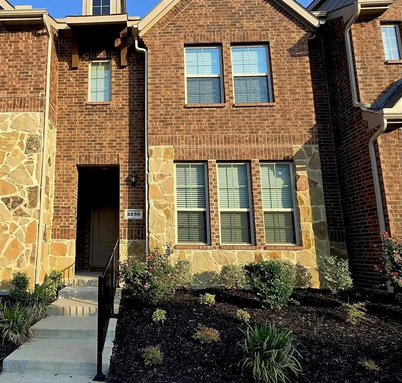 Townhouse For Rent in Dallas County , 2236 Lasso Court, Mesquite, Texas 75149, 3 Bedroom, 3 Bathroom, 2 Garage spaces, 1,760 Sqft, built in 2022, Price $2,600, mls#21338041, Real Estate Agent in Mesquite, Homes For Rent in Dallas county, Homes For Rent in Mesquite, Realtor in Mesquite Texas, Real Estate Brokerage Independent Realty Texas, Luminita Cordes Realtor