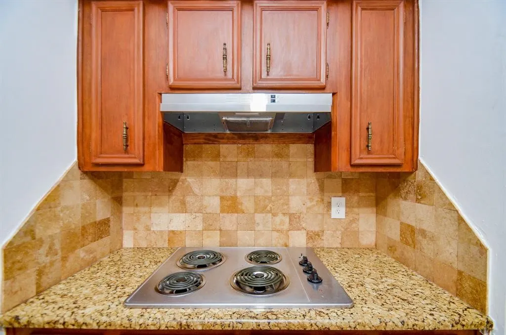 Single Family Residence For Rent in Harris County , 4802 Lost Oak Drive, Spring, Texas 77388, 4 Bedroom, 3 Bathroom, 2 Garage spaces, 1,759 Sqft, built in 1976, mls#21335017, Real Estate Agent in Spring, Homes For Rent in Harris county, Homes For Rent in Spring, Realtor in Spring Texas, Real Estate Brokerage Independent Realty Texas, Luminita Cordes Realtor