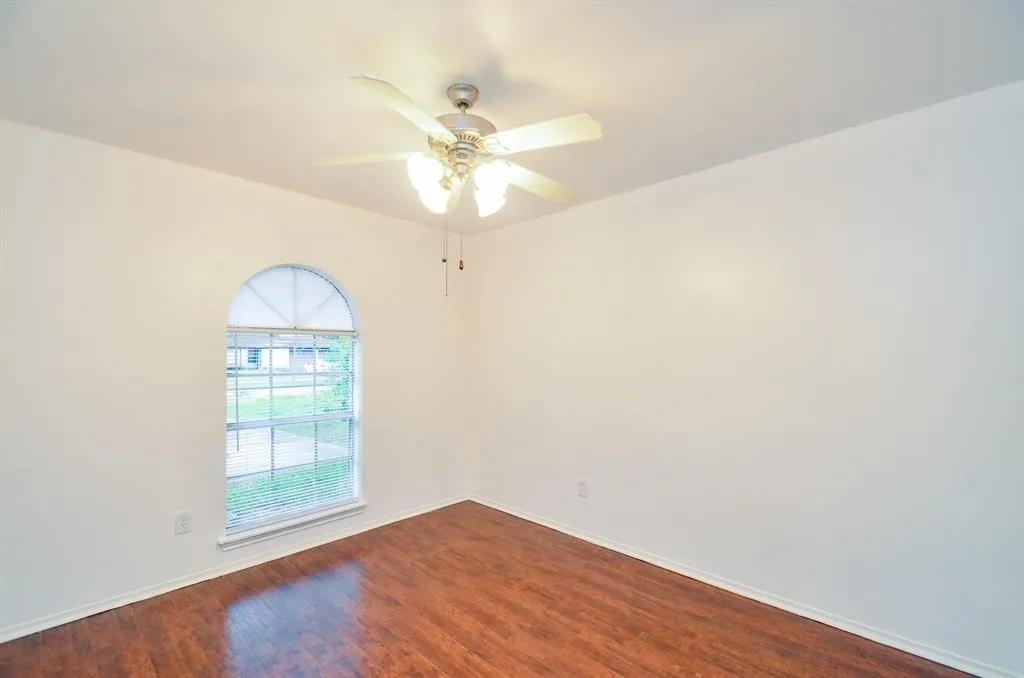 Single Family Residence For Rent in Harris County , 4802 Lost Oak Drive, Spring, Texas 77388, 4 Bedroom, 3 Bathroom, 2 Garage spaces, 1,759 Sqft, built in 1976, mls#21335017, Real Estate Agent in Spring, Homes For Rent in Harris county, Homes For Rent in Spring, Realtor in Spring Texas, Real Estate Brokerage Independent Realty Texas, Luminita Cordes Realtor