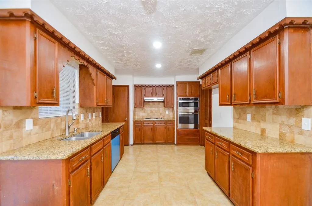 Single Family Residence For Rent in Harris County , 4802 Lost Oak Drive, Spring, Texas 77388, 4 Bedroom, 3 Bathroom, 2 Garage spaces, 1,759 Sqft, built in 1976, mls#21335017, Real Estate Agent in Spring, Homes For Rent in Harris county, Homes For Rent in Spring, Realtor in Spring Texas, Real Estate Brokerage Independent Realty Texas, Luminita Cordes Realtor